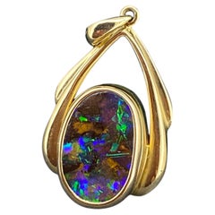 Ovaler australischer Doublet-Opal (14 mm x 9 mm), Anhänger aus 9-karätigem Gelbgold im Vintage-Stil der 70er Jahre