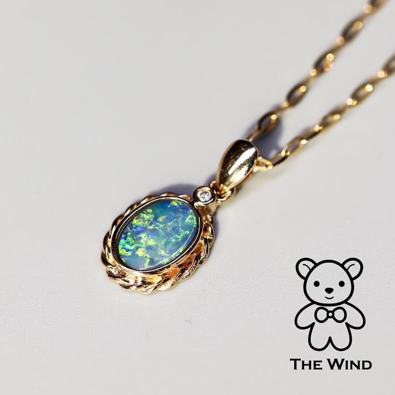 Ovaler australischer Doublet Opal & Diamant-Anhänger Halskette 14k Gelbgold (Arts and Crafts)