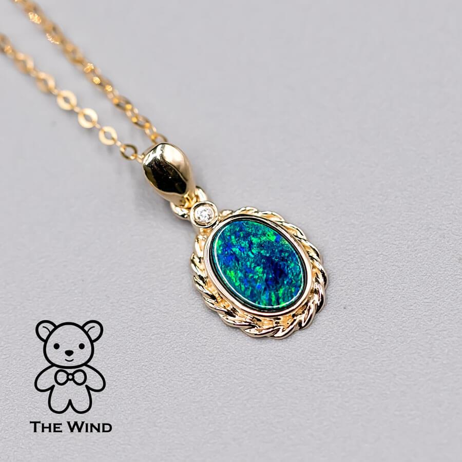 Ovaler australischer Doublet Opal & Diamant-Anhänger Halskette 14k Gelbgold (Ovalschliff)