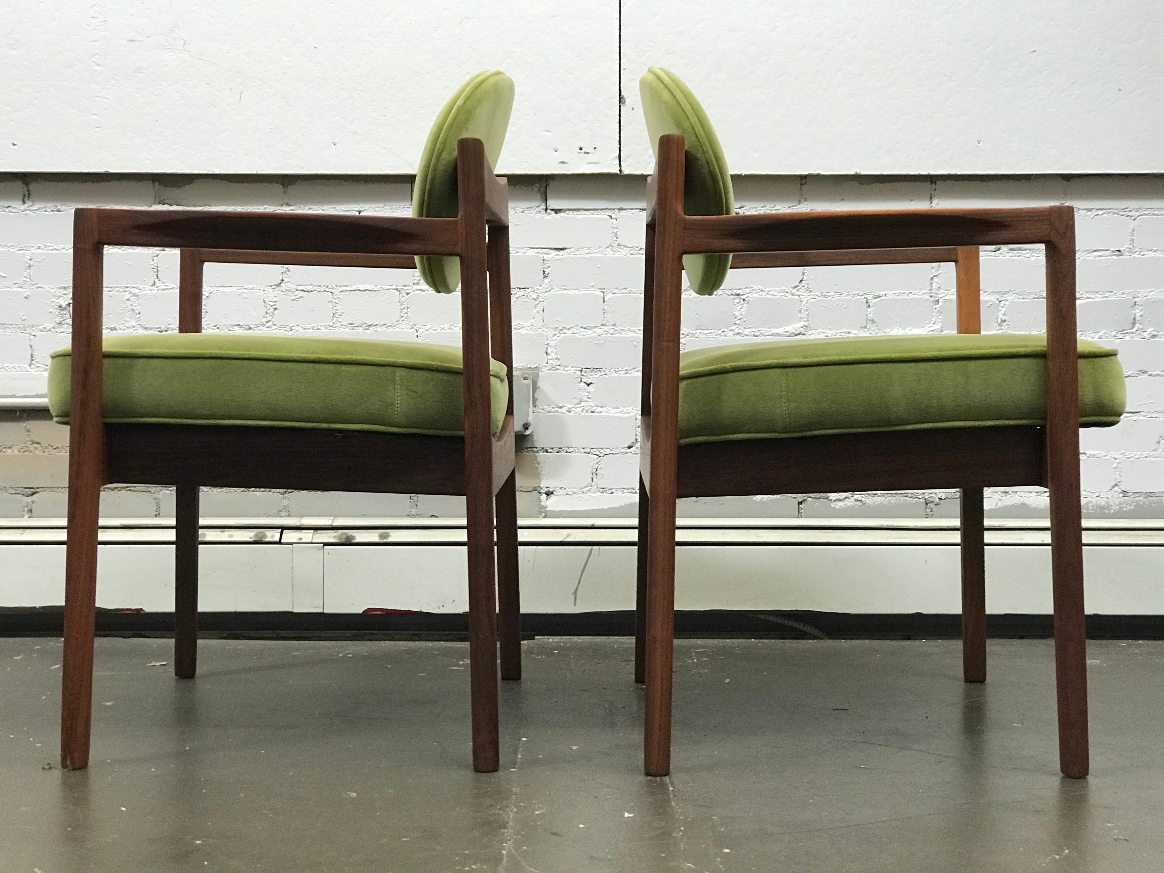 Mid Century Modern Armchairs 'Oval-Back' by Jens Risom  4