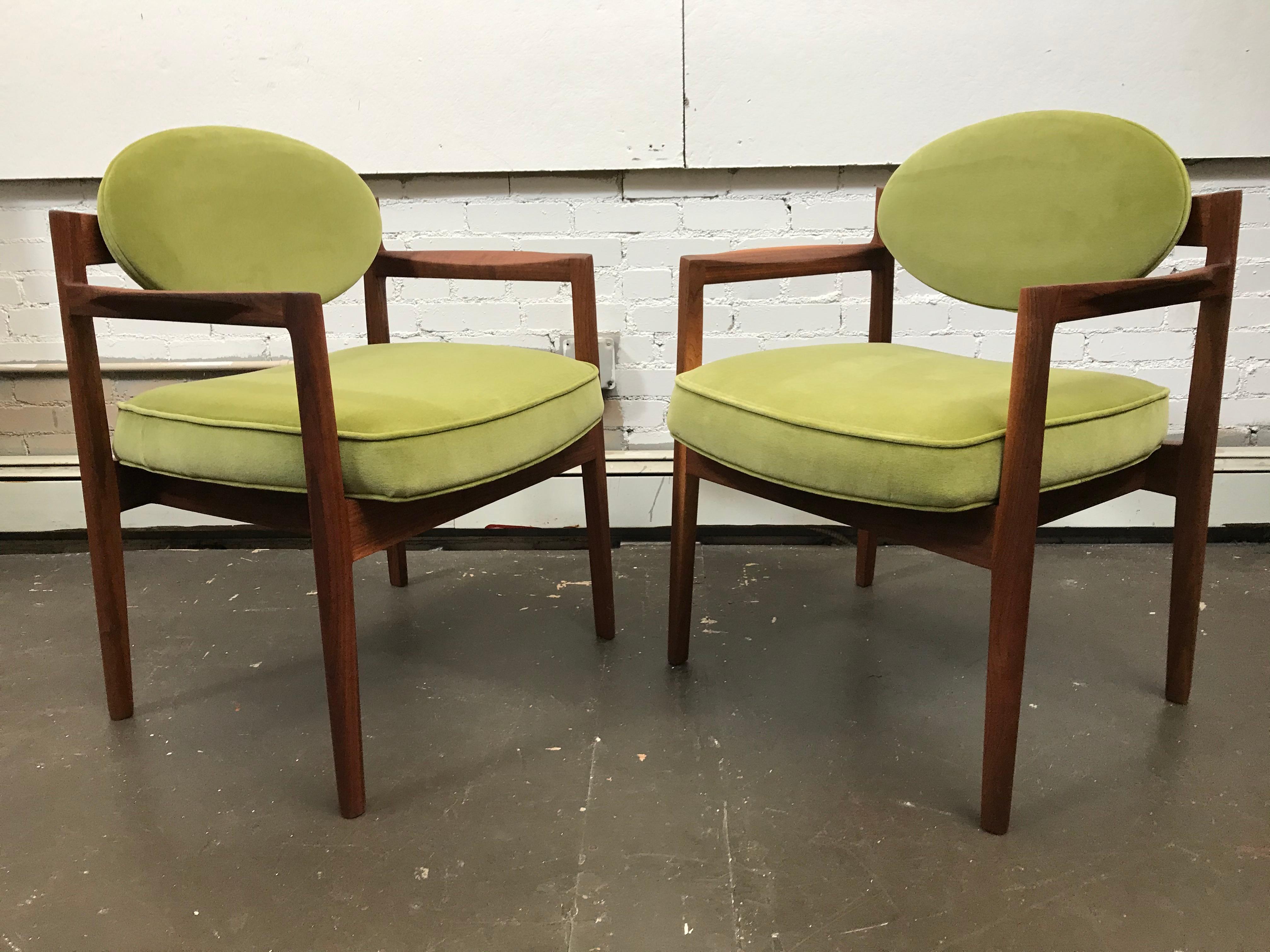 Mid Century Modern Armchairs 'Oval-Back' by Jens Risom  5
