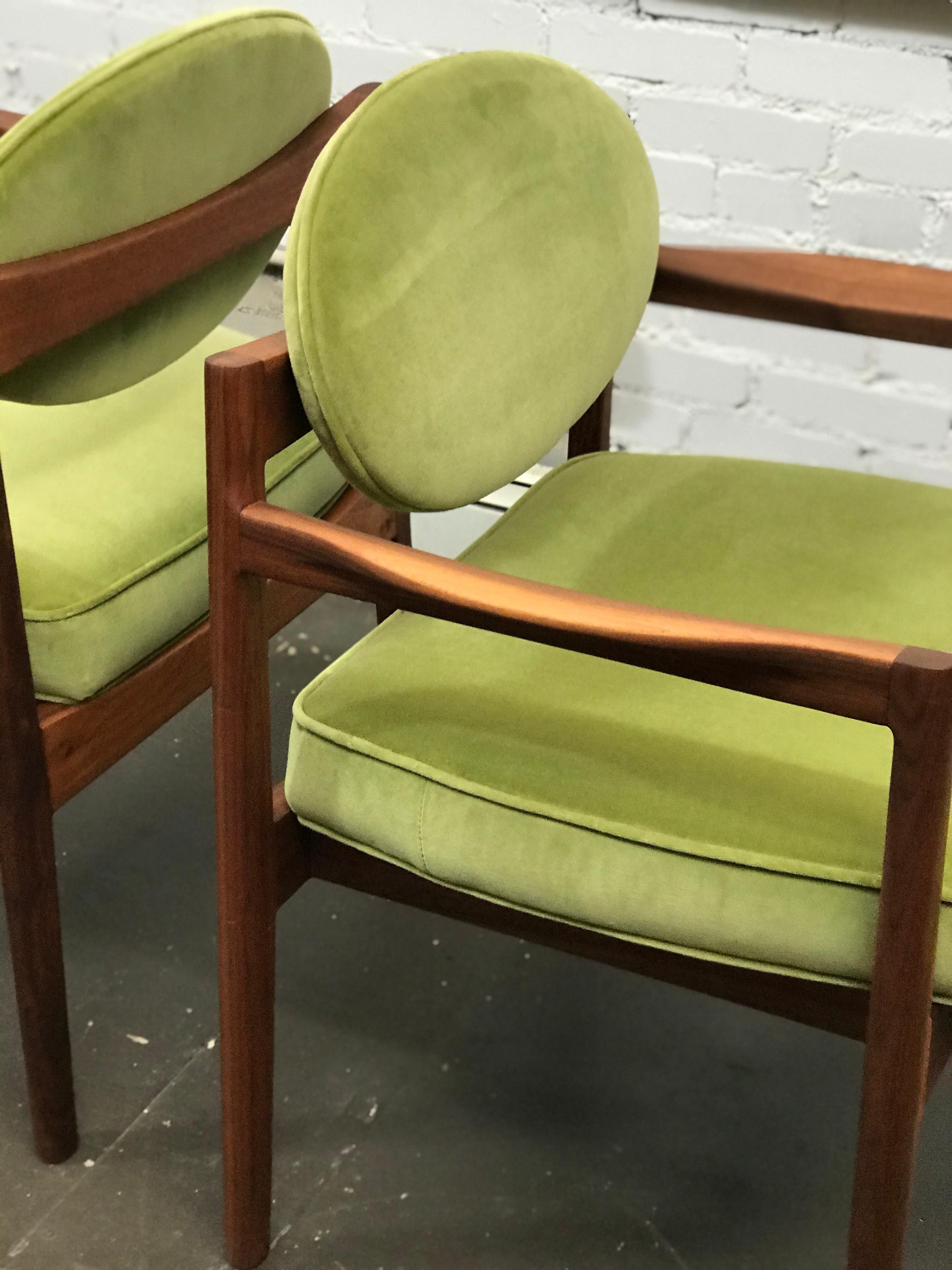 Mid Century Modern Armchairs 'Oval-Back' by Jens Risom  6