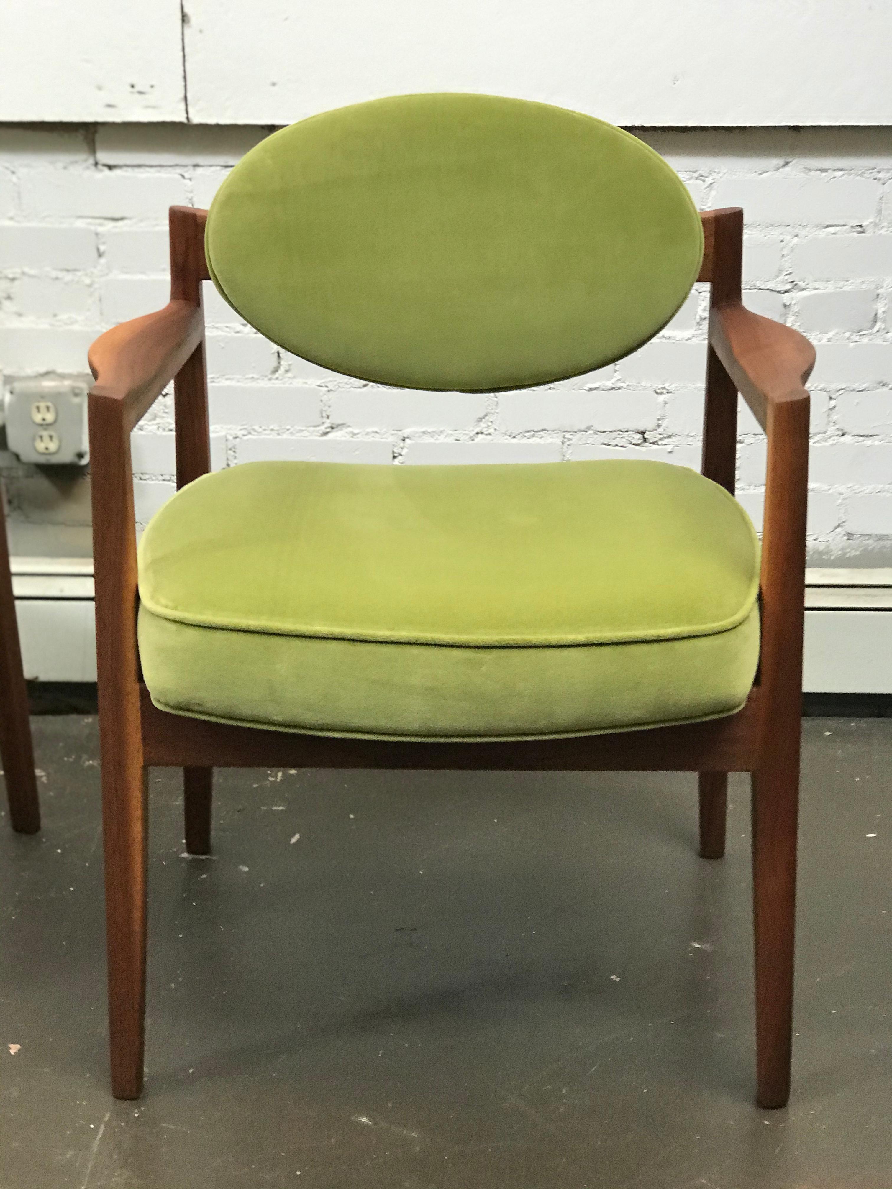 Mid Century Modern Armchairs 'Oval-Back' by Jens Risom  1