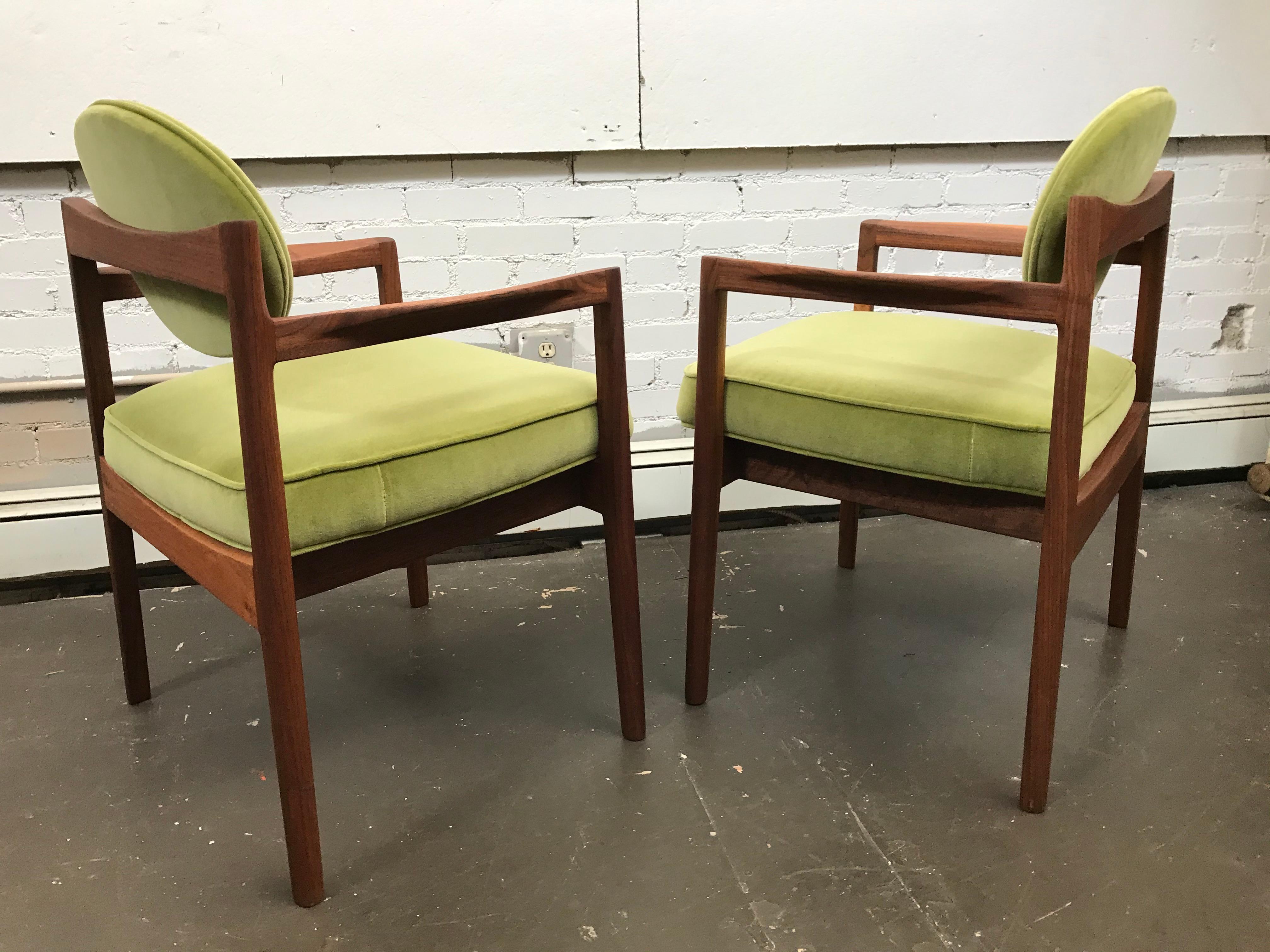 Mid Century Modern Armchairs 'Oval-Back' by Jens Risom  2
