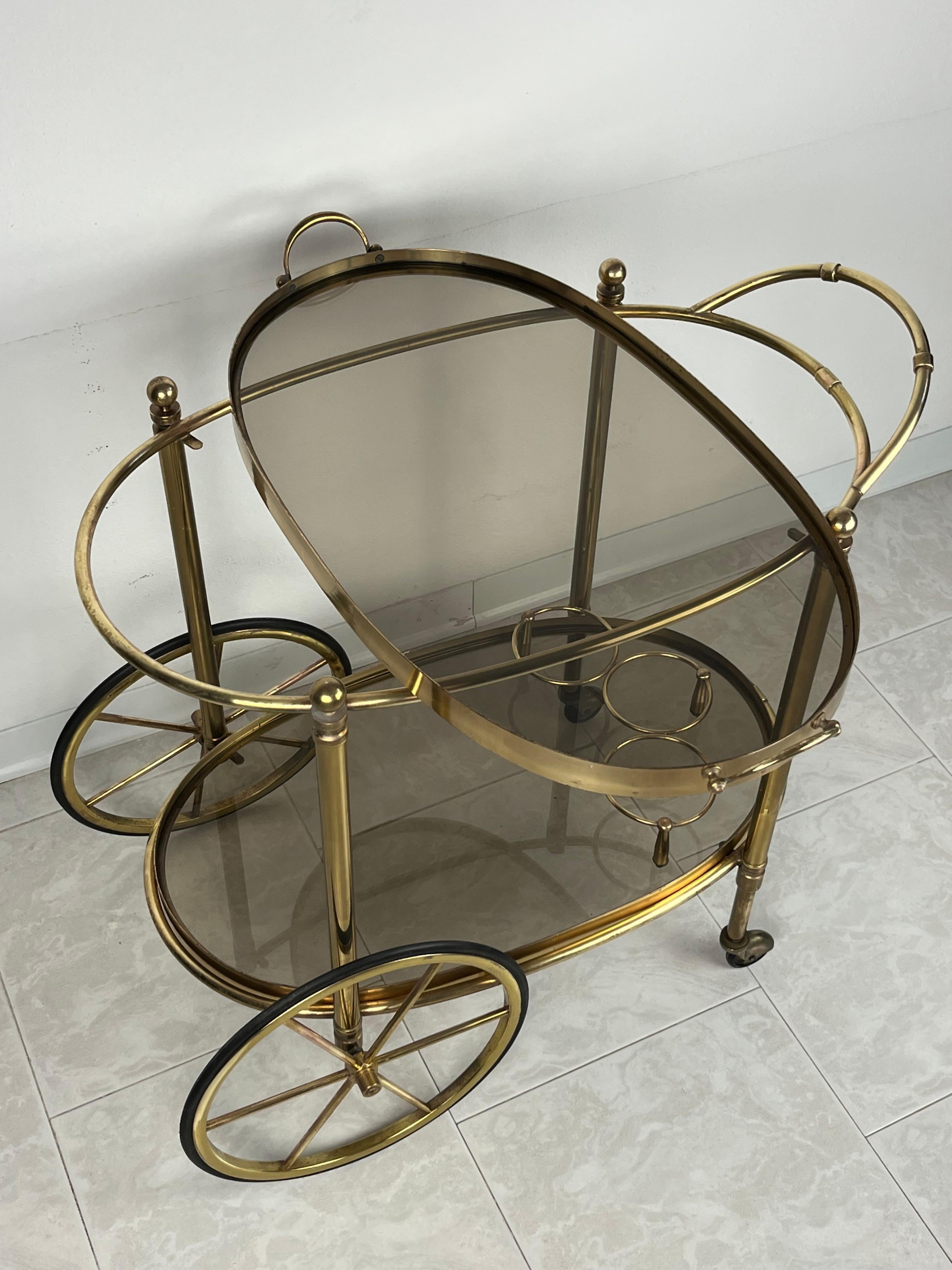Mid-Century Brass Oval Bar Trolley  with Smoked Glass Italian Design 1960s For Sale 8