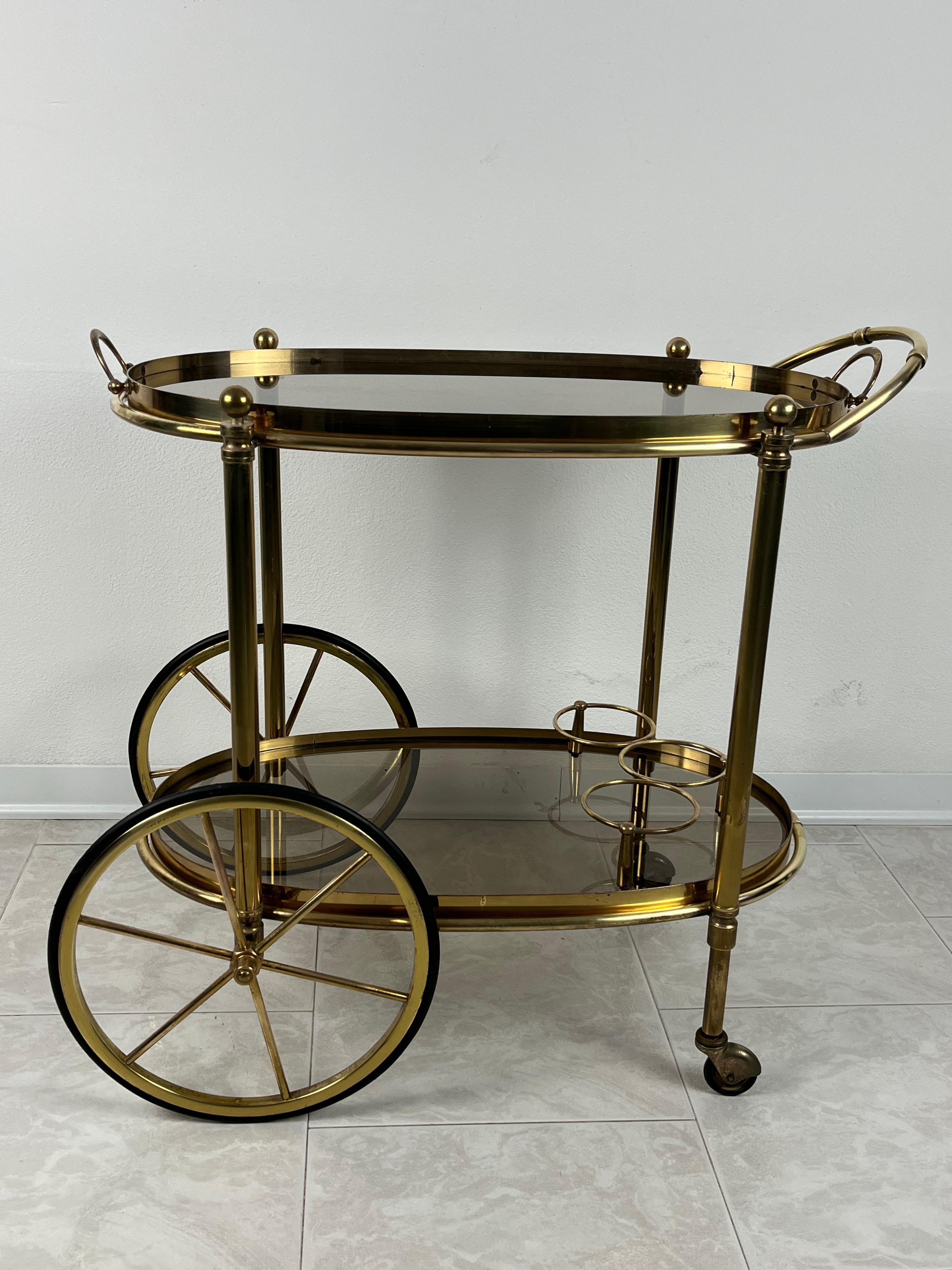 Mid-Century Brass Oval Bar Trolley  with Smoked Glass Italian Design 1960s For Sale 2