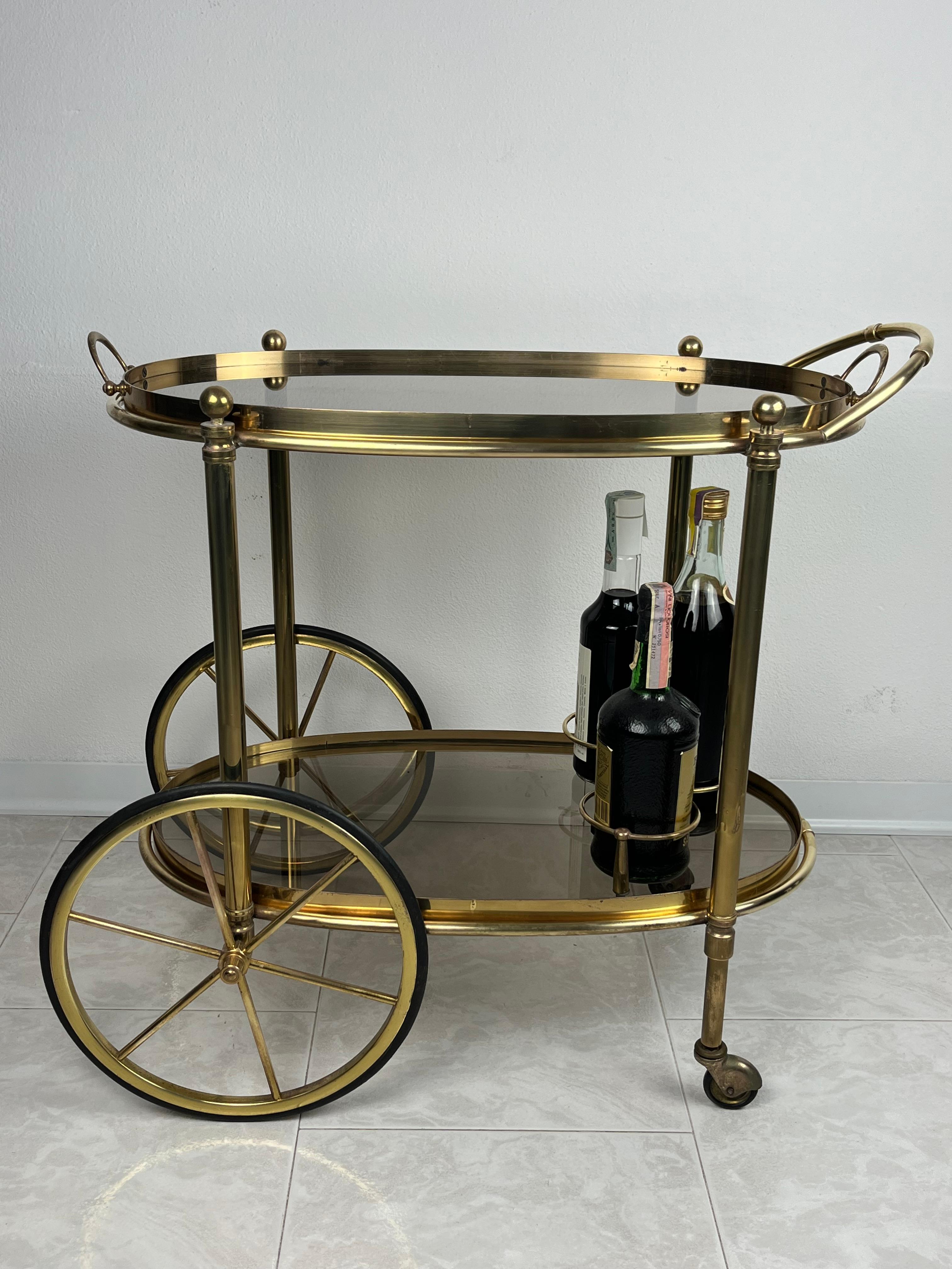 Mid-Century Brass Oval Bar Trolley  with Smoked Glass Italian Design 1960s For Sale 3