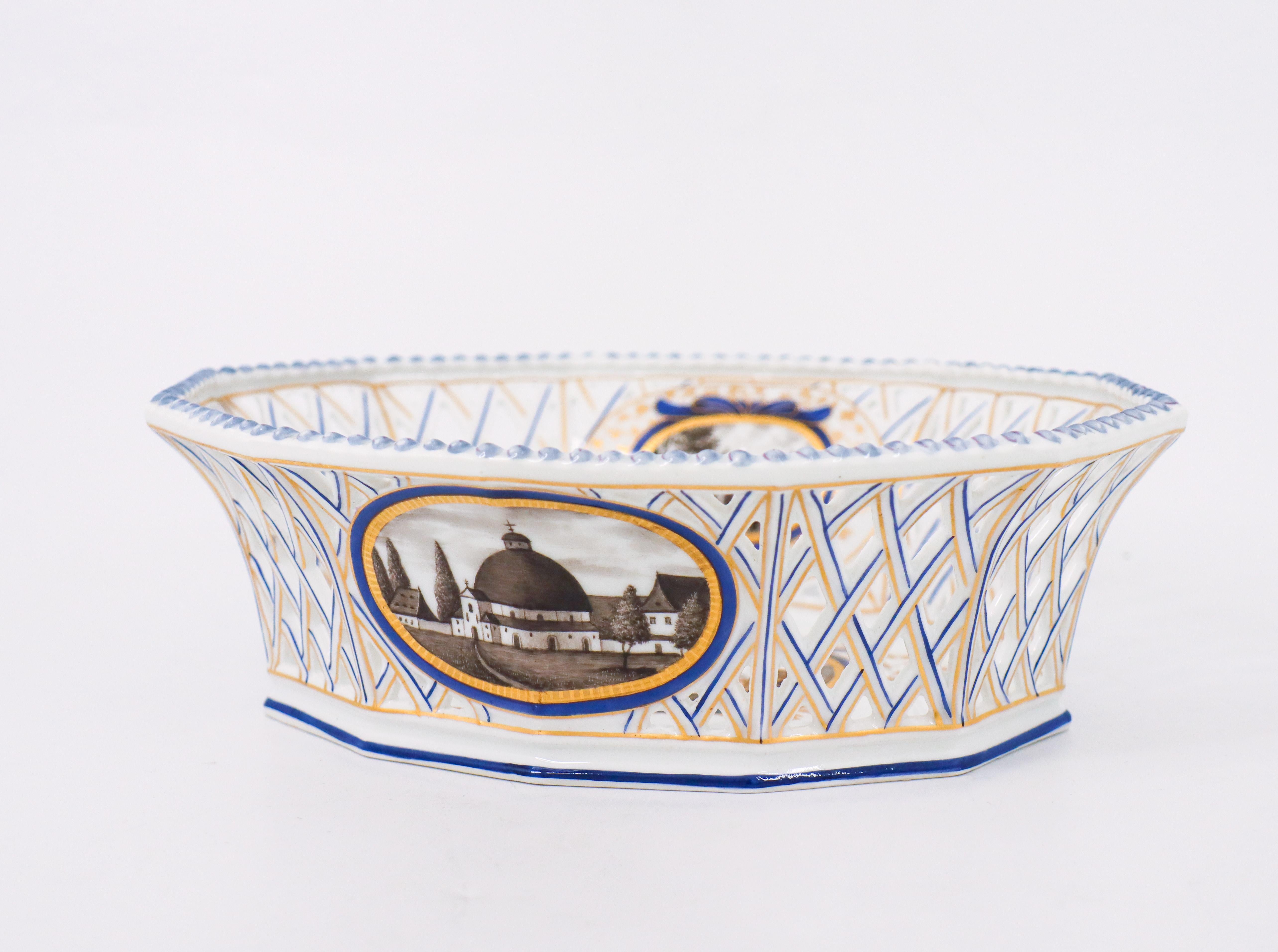 A large oval basket bowl from the Perl-service. 