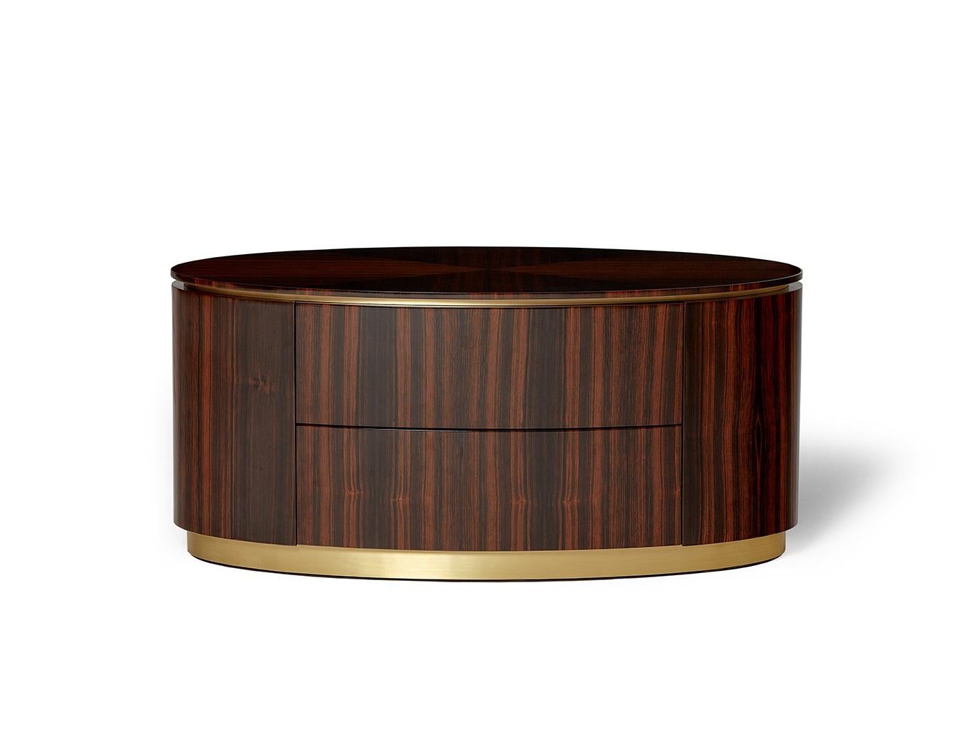 Ovaler Nachttisch mit Furnierholzplatte und Metallfuß (Moderne) im Angebot