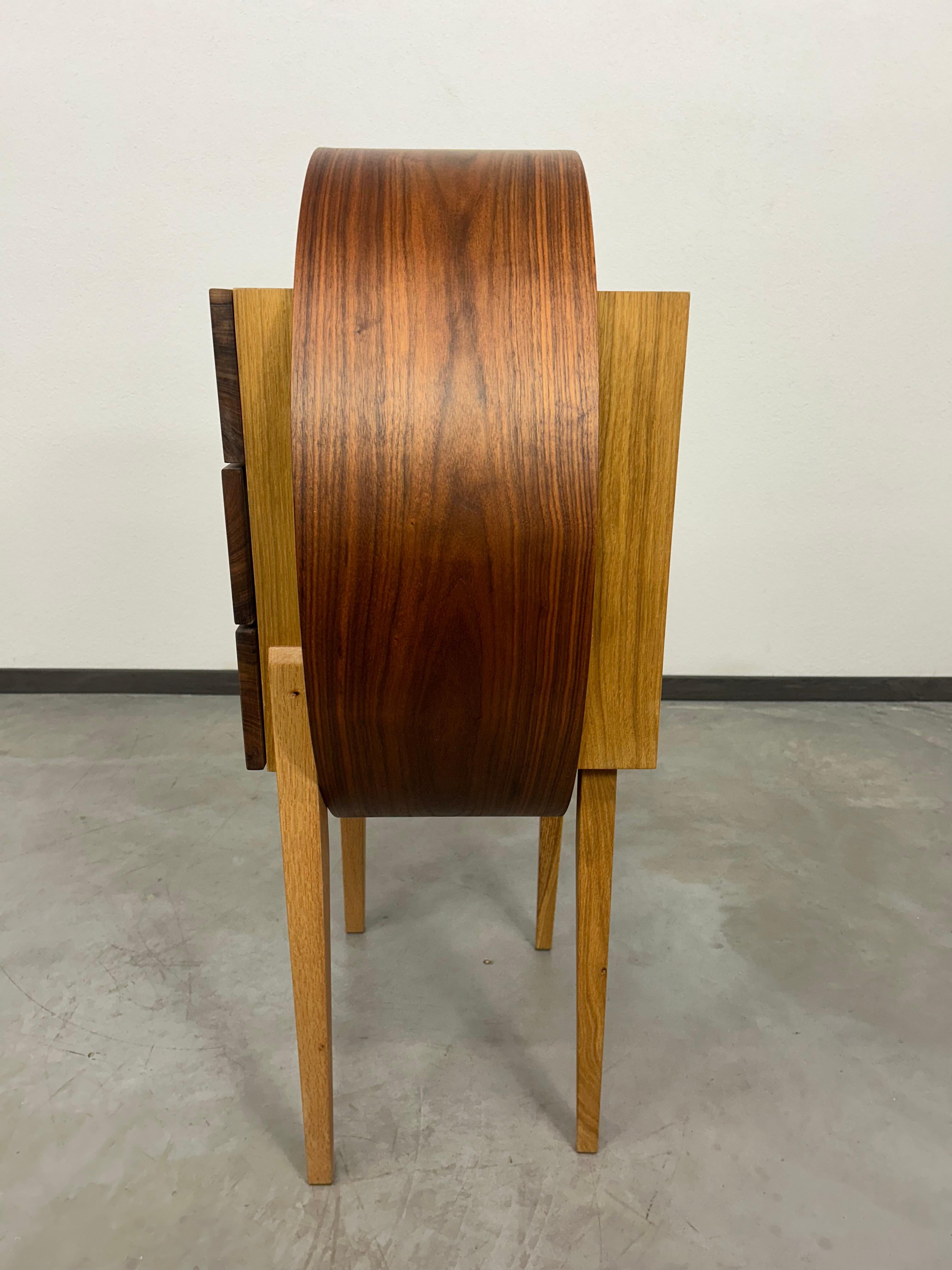 Cassettiera ovale in legno curvo di Kreatippcci Studio in vendita 4