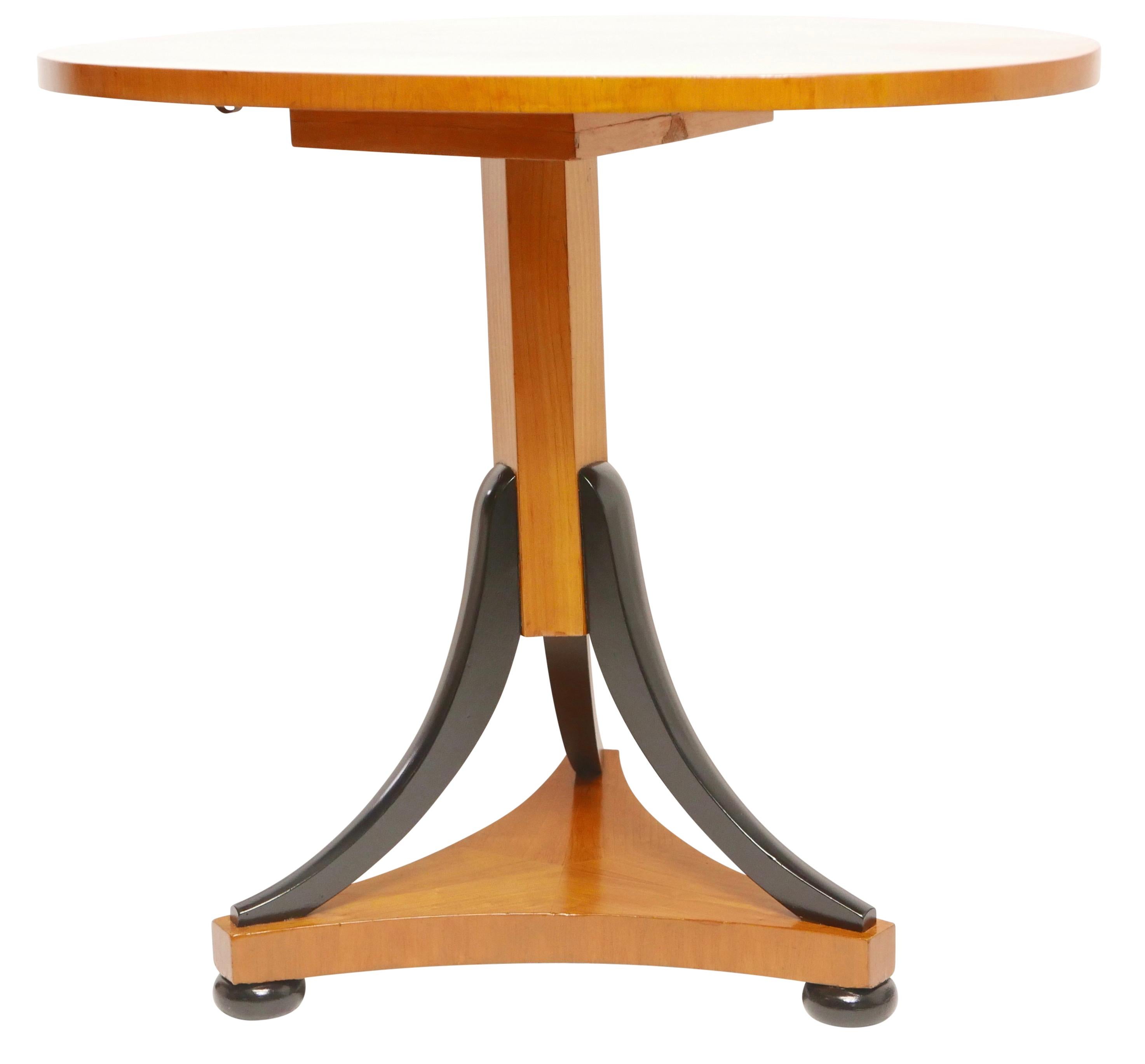 Ovaler Biedermeier-Tisch aus Kirschbaumholz mit Klappplatte, schwedisch, um 1820 im Angebot 6