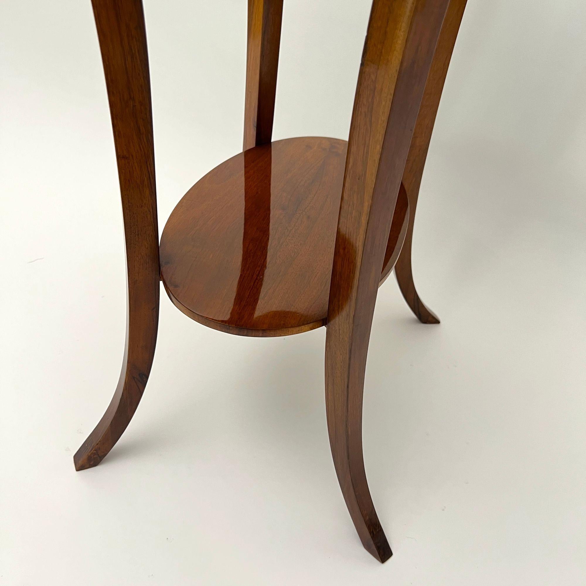 Table d'appoint ovale Biedermeier, noyer, laiton, Allemagne du Sud vers 1820 en vente 12