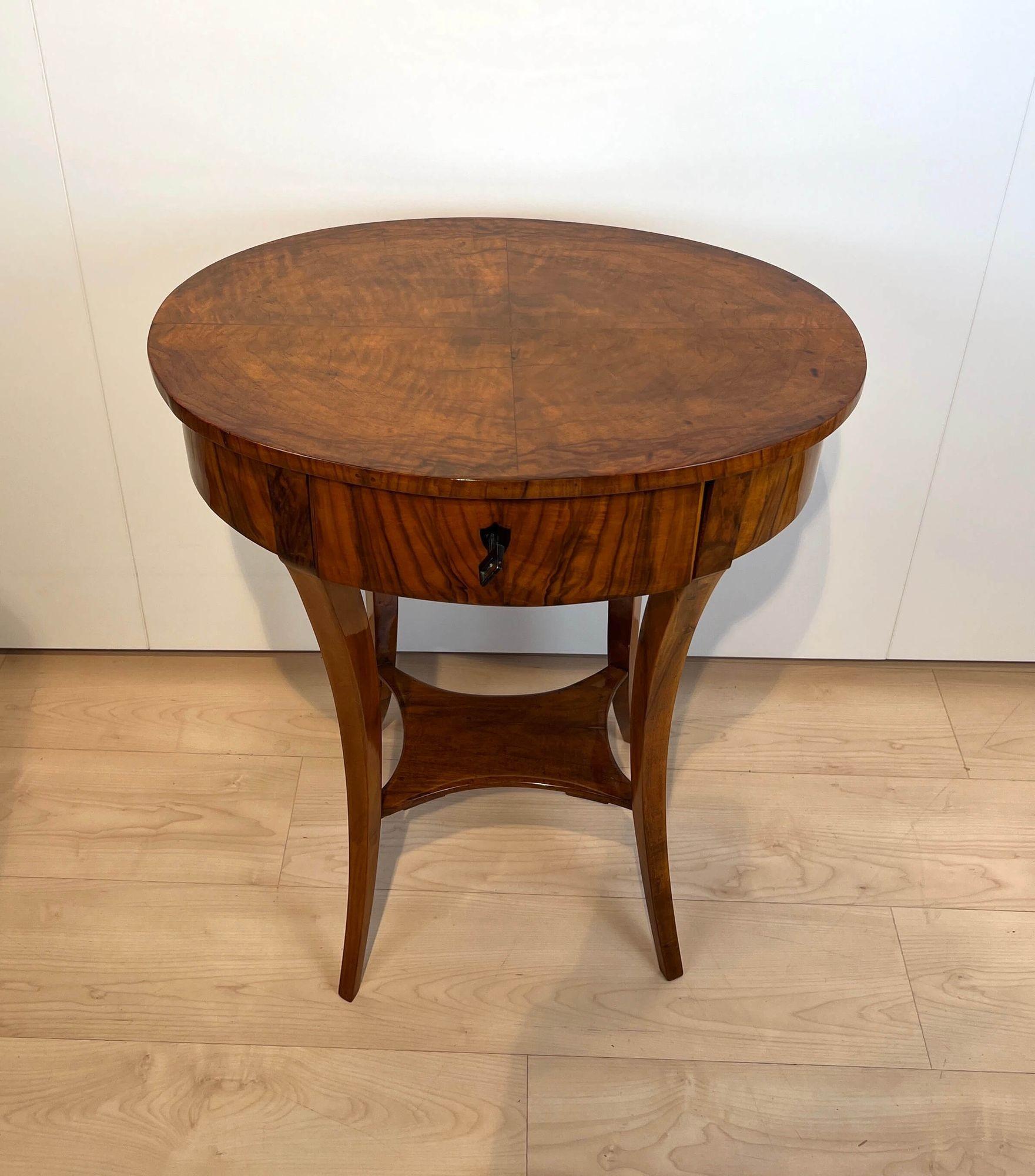 Polished Oval Biedermeier Side Table with Drawer, Walnut Veneer, South Germany circa 1820