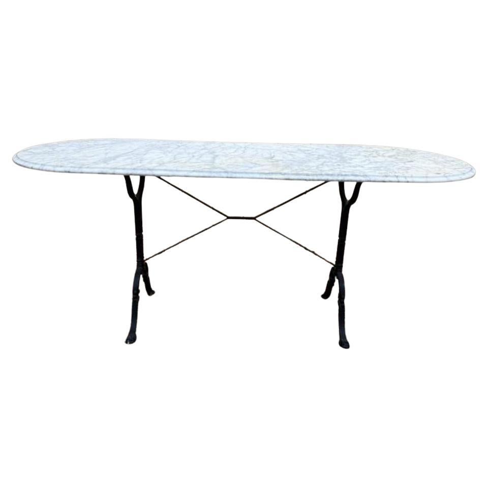 Table de bistrot ovale en fer avec plateau en marbre de Carrare, 20e siècle