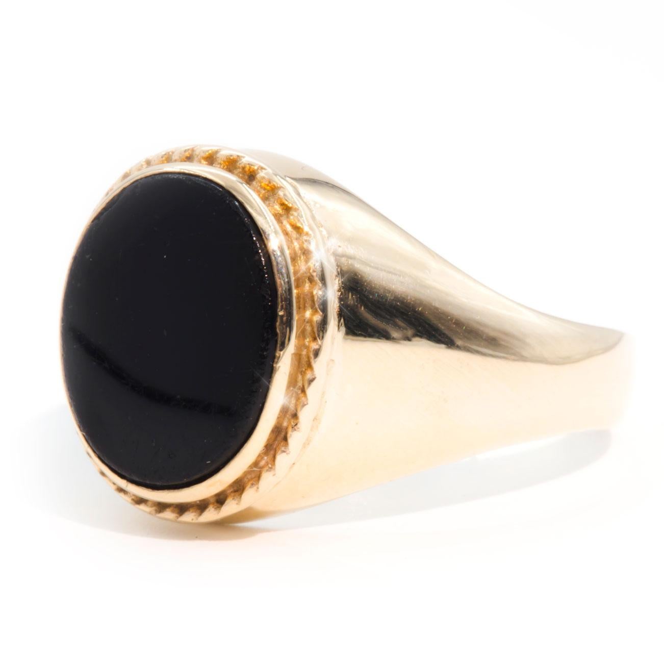 Oval Black Onyx 9 Carat Yellow Gold Mens Vintage Dome Signet Ring 1