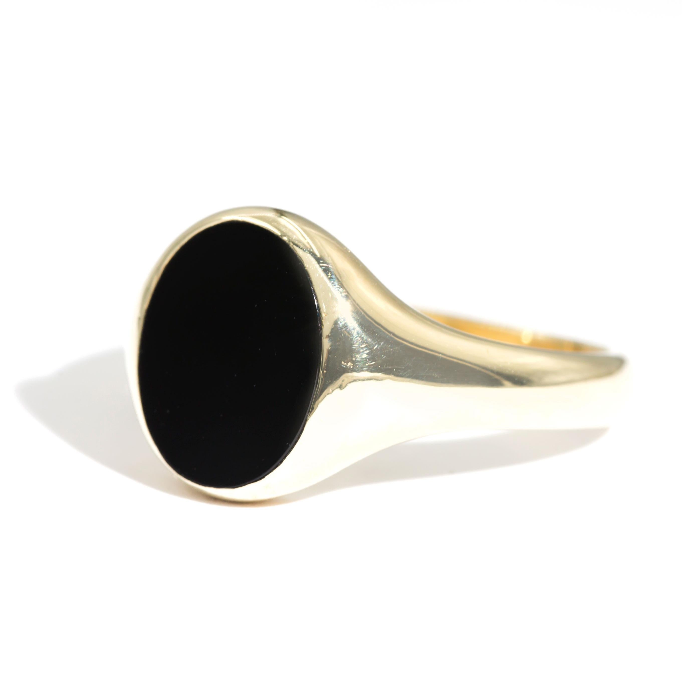 Oval Black Onyx 9 Carat Yellow Gold Mens Vintage Signet Ring 1
