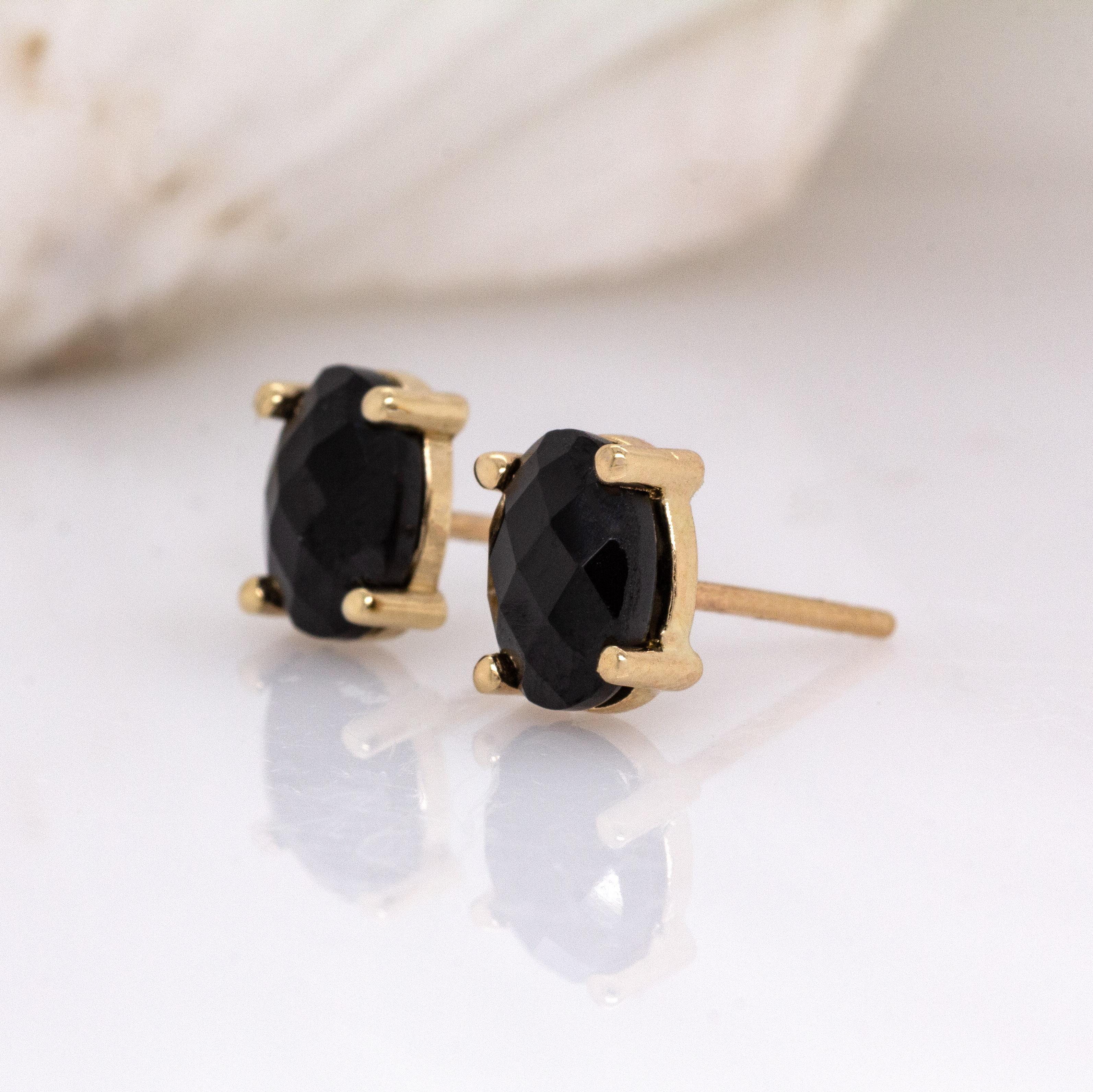 Borchie solitarie ovali con spinello nero: Oro giallo massiccio 14k - Gemma 7×5 mm In condizioni Nuovo in vendita a Columbus, OH