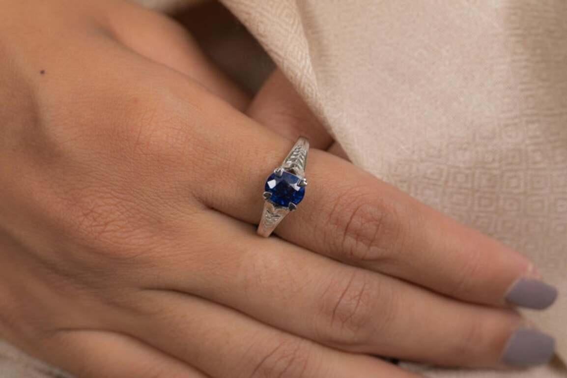 For Sale:  Oval Blue Sapphire 18k Solid White Gold Single Stone Ring Gift for Women 6