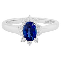 Verlobungsring mit ovalem blauem Saphir und Diamant aus 18 Karat Weißgold
