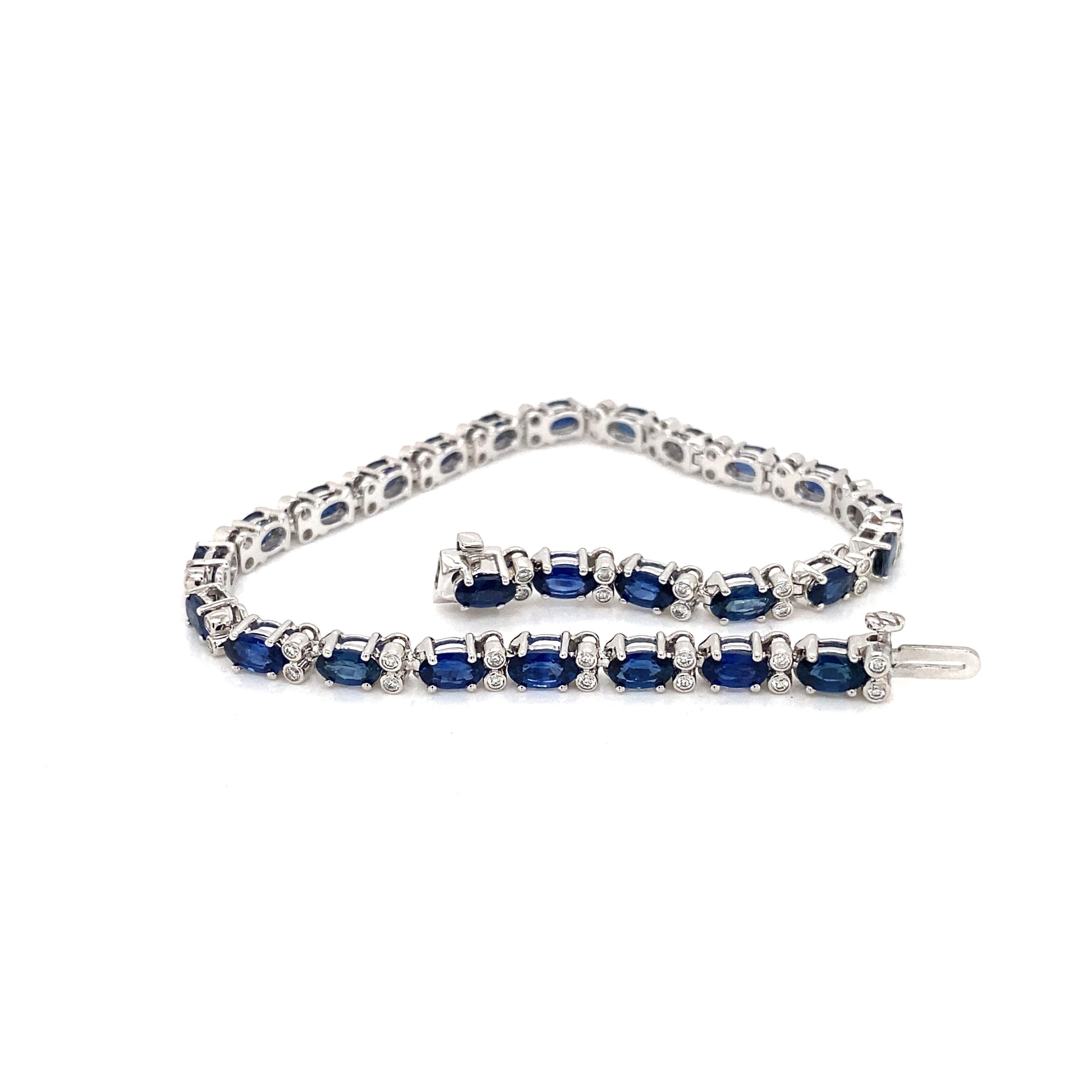 Bracelet tennis en or blanc 18 carats, saphir bleu ovale et diamants Bon état à London, GB