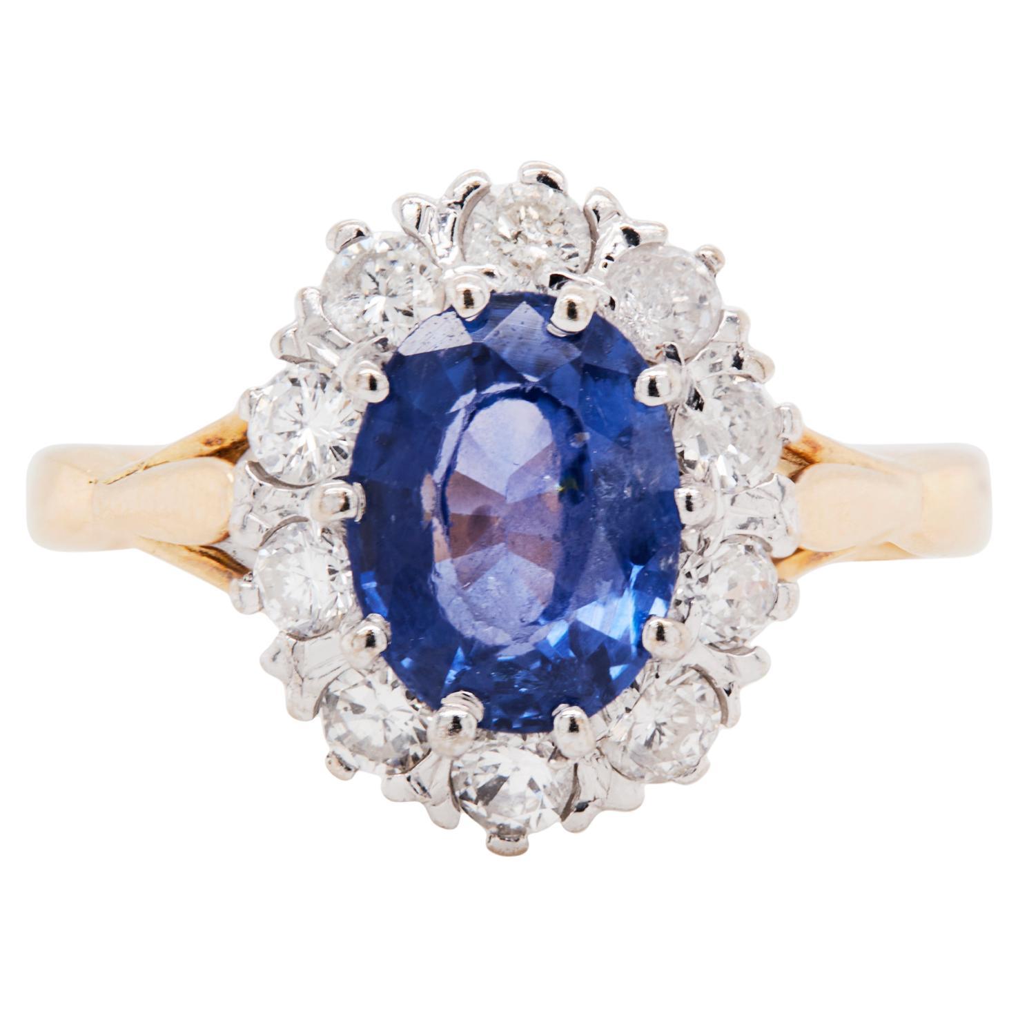 Ovaler Blauer Saphir und Diamant Halo 18K Gold Coronet Cluster Verlobungsring
