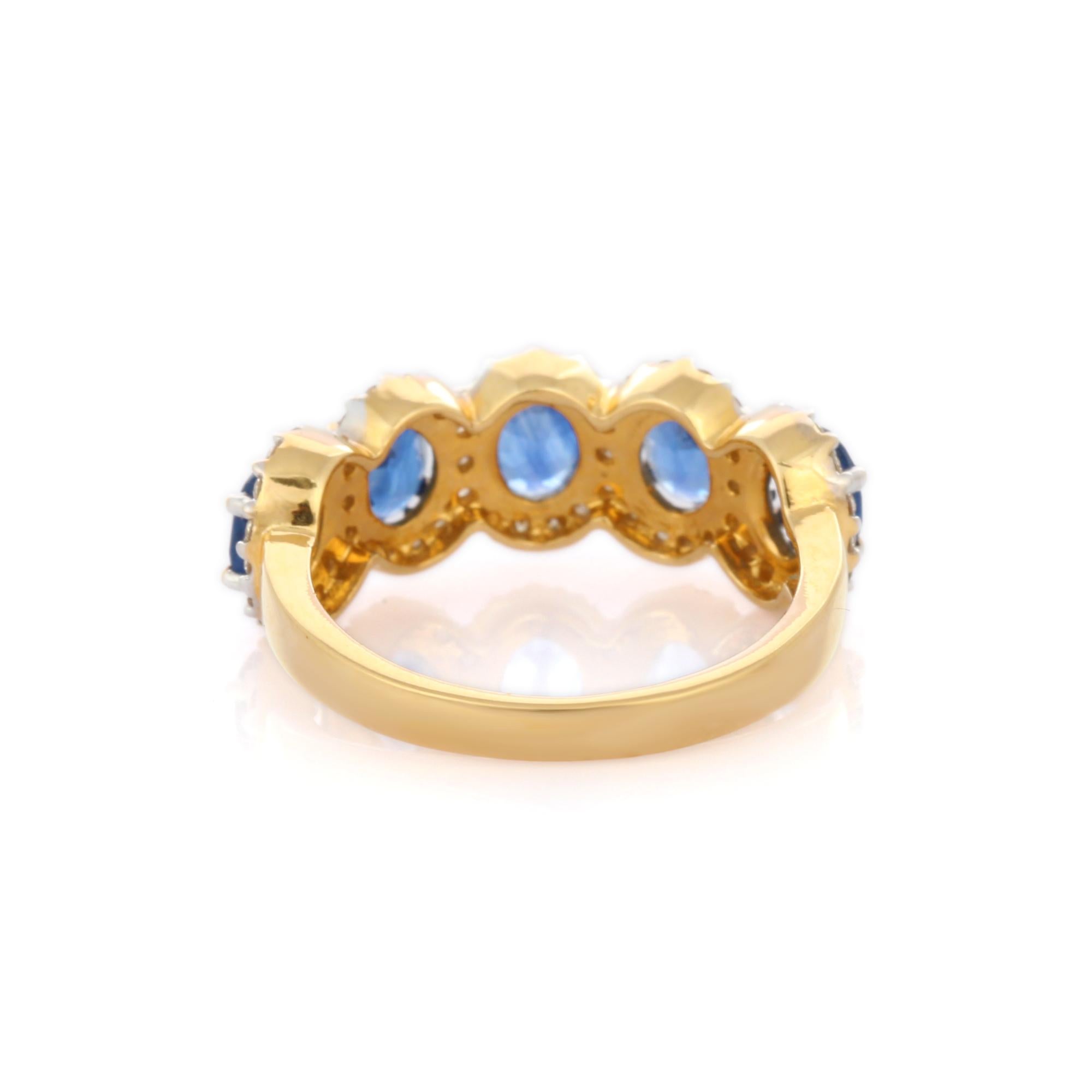 En venta: Media alianza de oro amarillo de 18 quilates con zafiros entre diamantes  4
