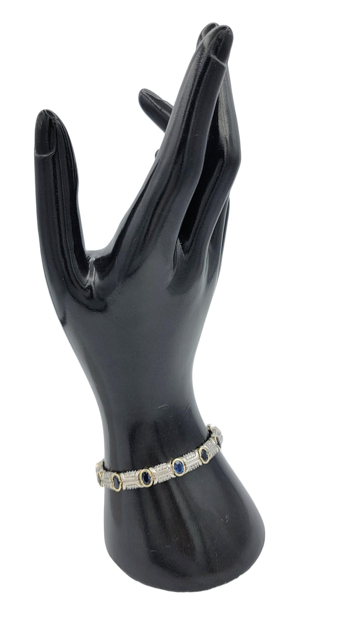 Bracelet tennis bicolore en or 14 carats, saphir bleu ovale et diamants en vente 1