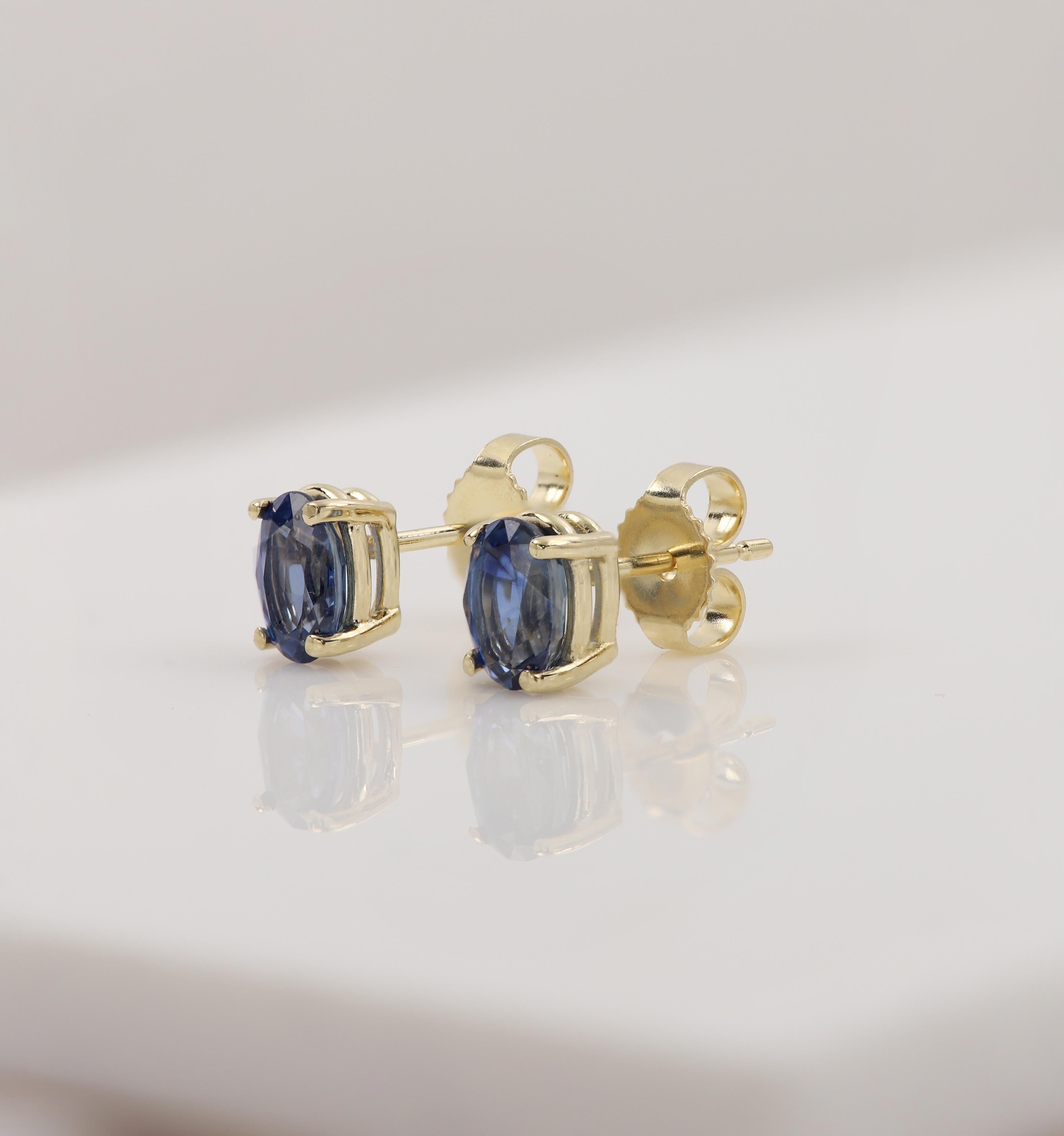 Oval Blue Sapphire Earring Studs 6 x 4 Natural Sapphire 14 Karat Yellow gold For Sale 8