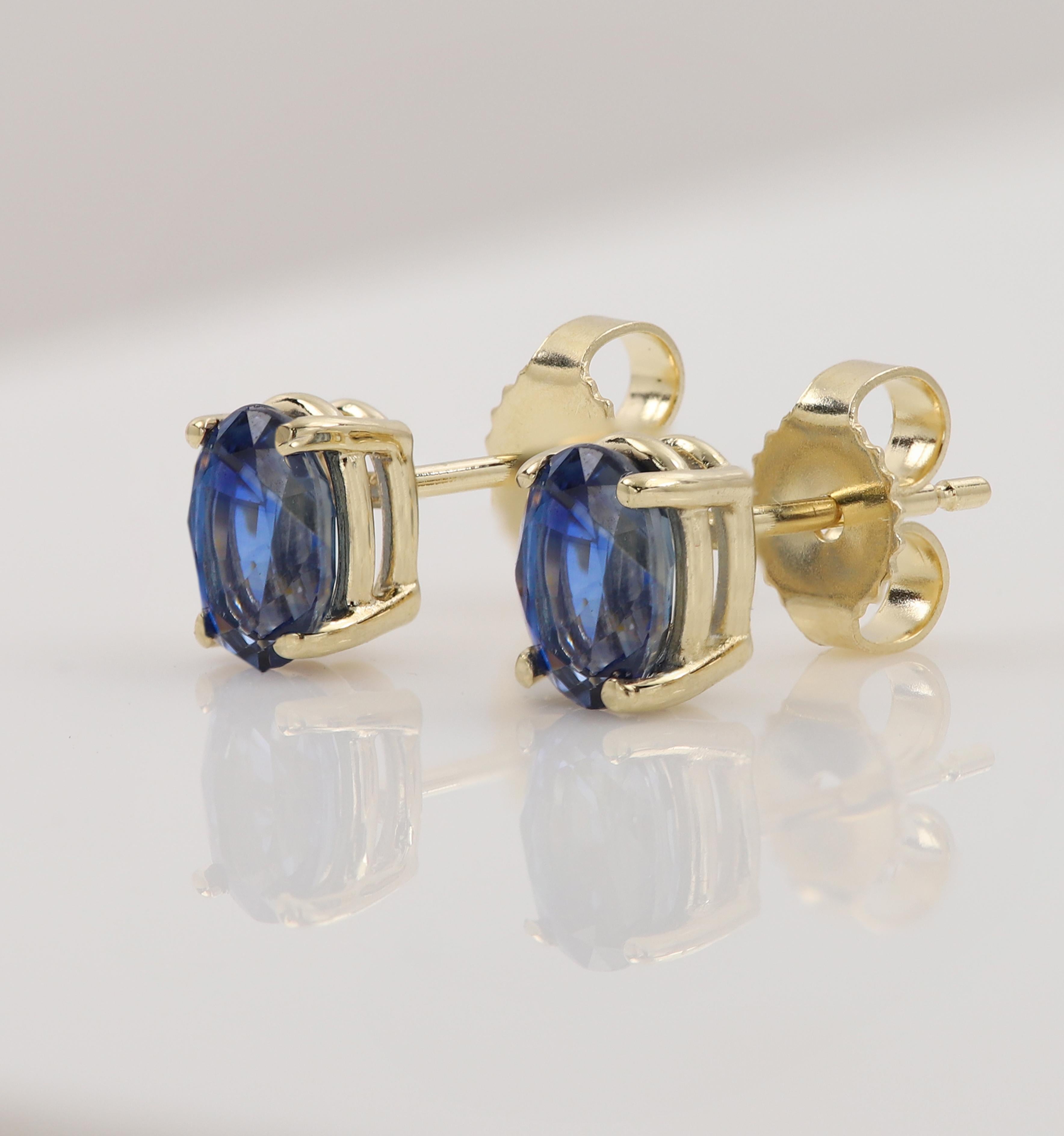 Boucles d'oreilles en or jaune 14 carats avec saphirs bleus ovales 6 x 4 saphirs naturels en vente 6