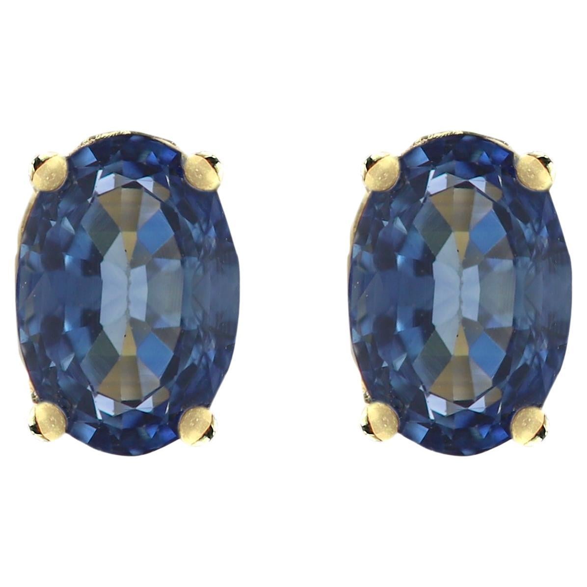 Saphir bleu naturel ovale brillant
Fabriqué aux États-Unis
Or jaune 14k
Forme ovale 6 x 4  chacun
Très beau ton bleu

Total 1,33 carat de très belle couleur bleue (0,65 ct chacun)
Total 1,30 gramme d'or véritable 14k
Bonne poussée papillon

Boîte