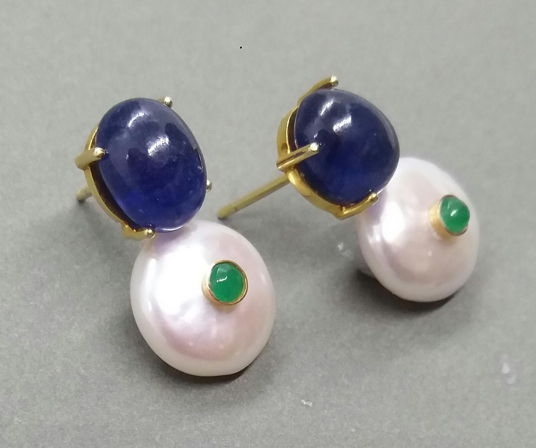 Oval Blue Sapphire Emeralds Baroque Pearls 14 Karat Yellow Gold Stud Earrings In Good Condition For Sale In Bangkok, TH