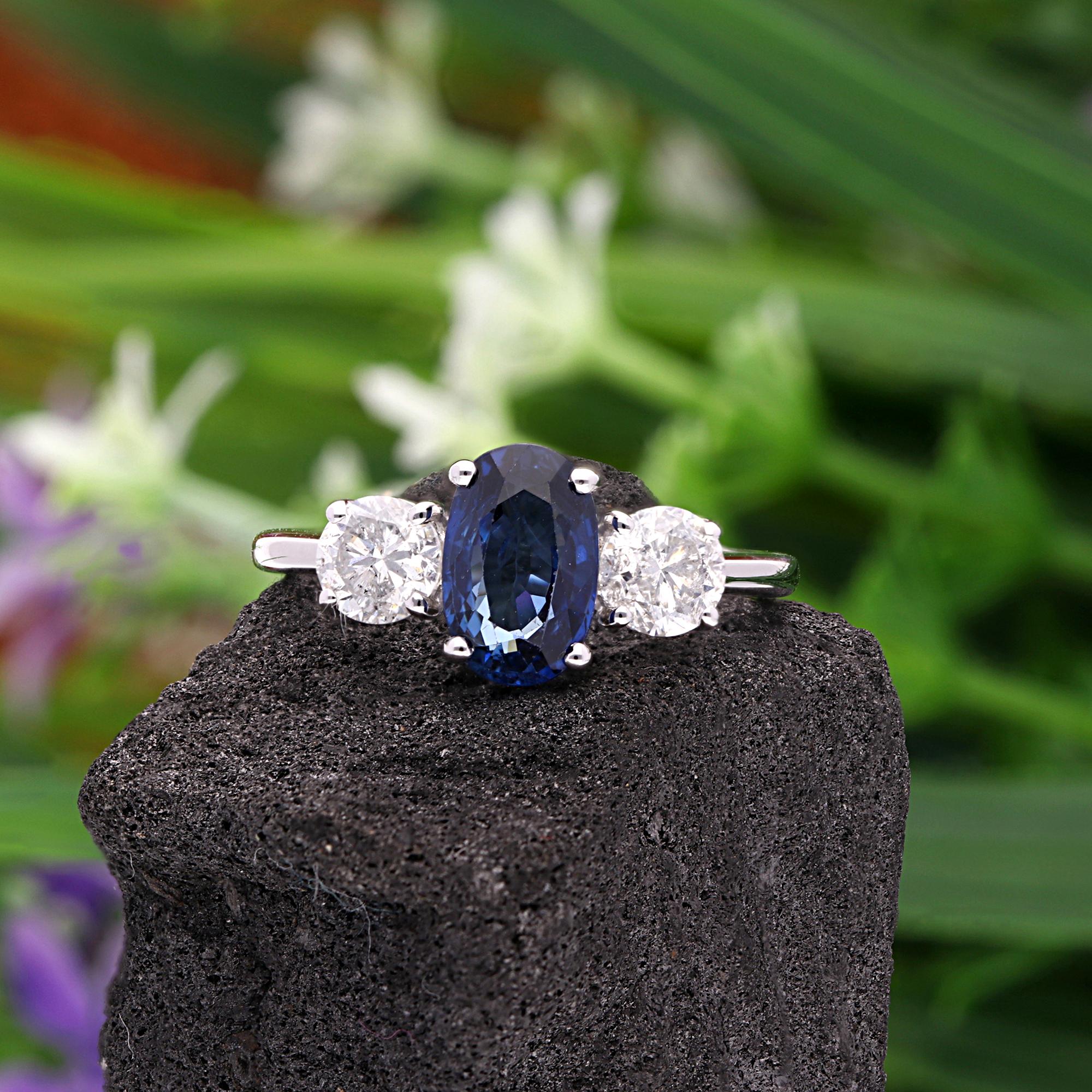 Ovaler blauer Saphir Edelstein Ehering Diamant 18 Karat Weißgold Schmuck (Moderne) im Angebot