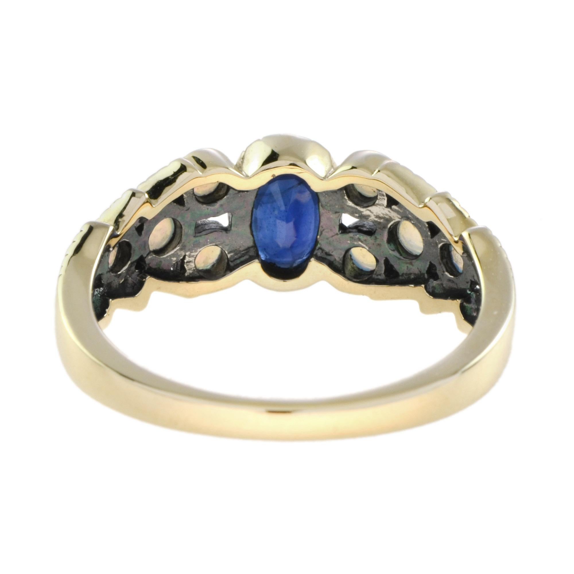 Bague en or jaune, saphir bleu ovale et opale, style antique et inspiré du vintage Neuf - En vente à Oakton, VA