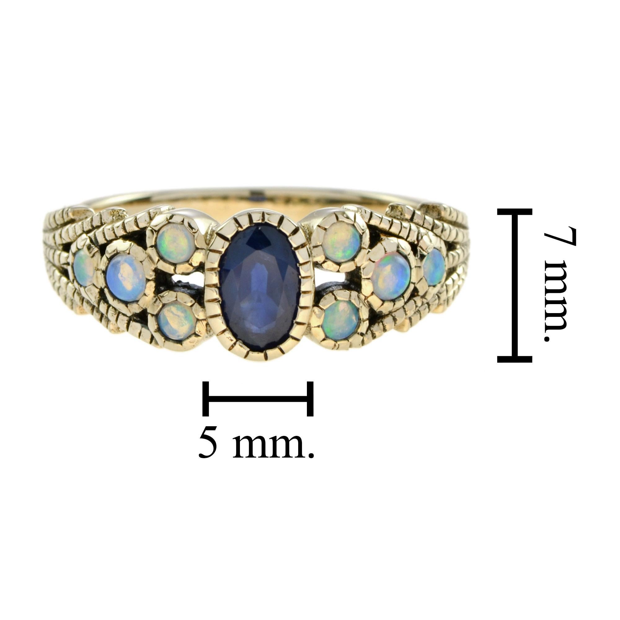 Bague en or jaune, saphir bleu ovale et opale, style antique et inspiré du vintage en vente 1