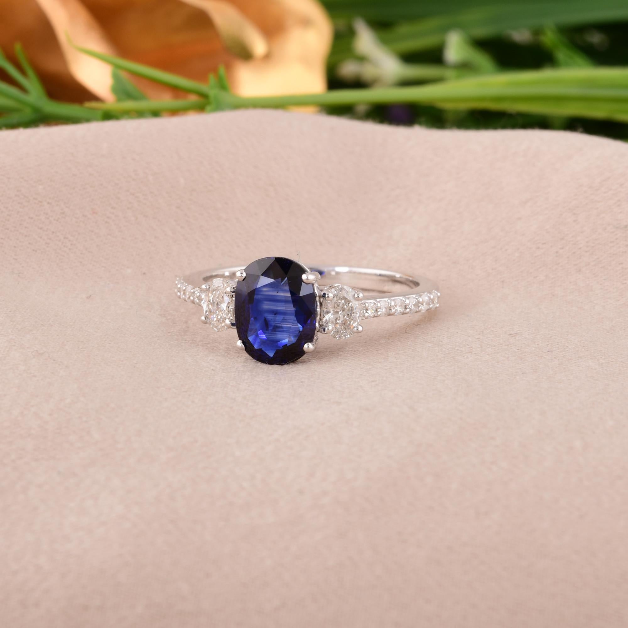 Taille ovale Bague de mariage saphir bleu ovale SI/H diamant ovale taille brillant Or blanc 18k en vente