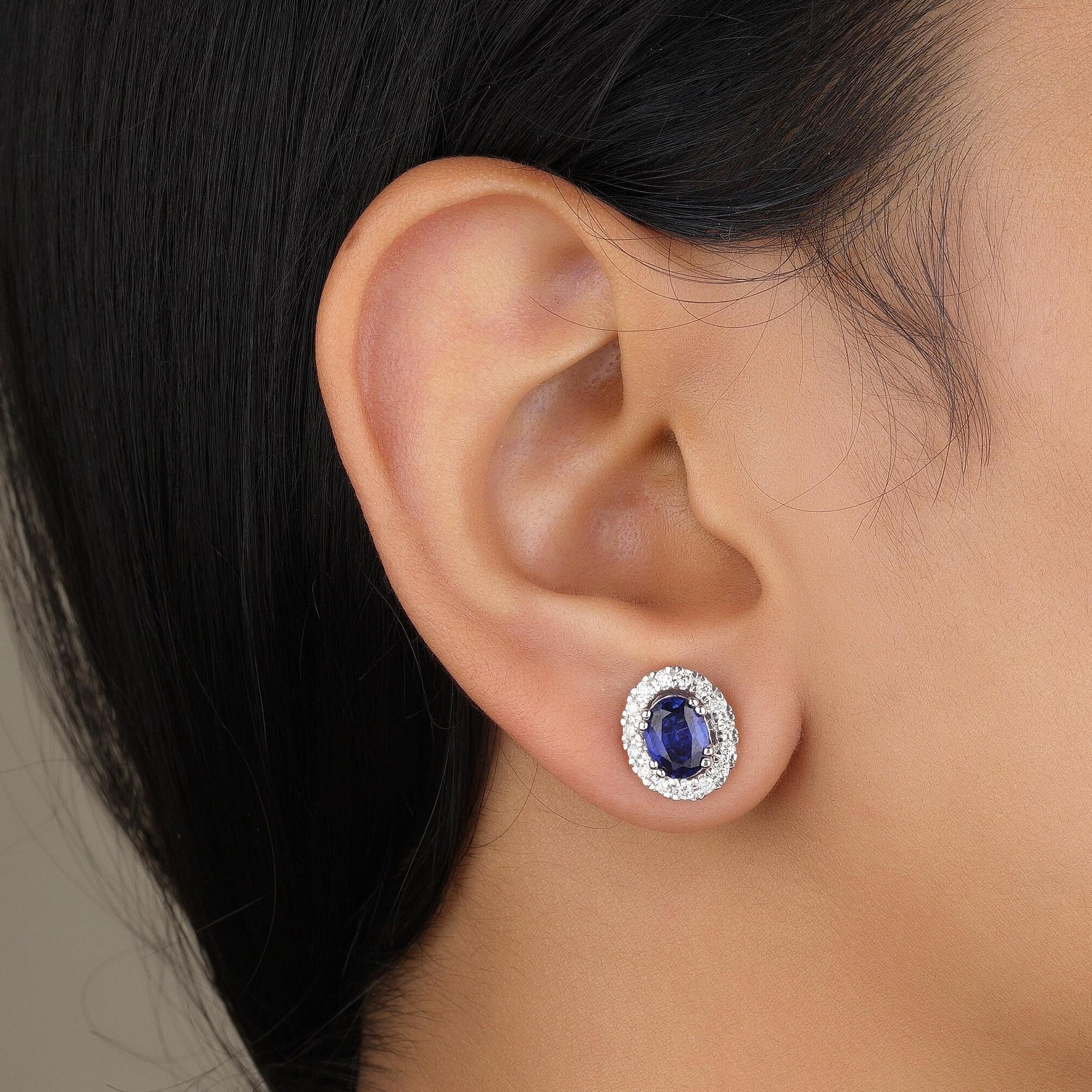 Art déco Oval Blue Sapphires Halo Diamond Stud Earrings in 14K Solid Gold (Certified) en vente