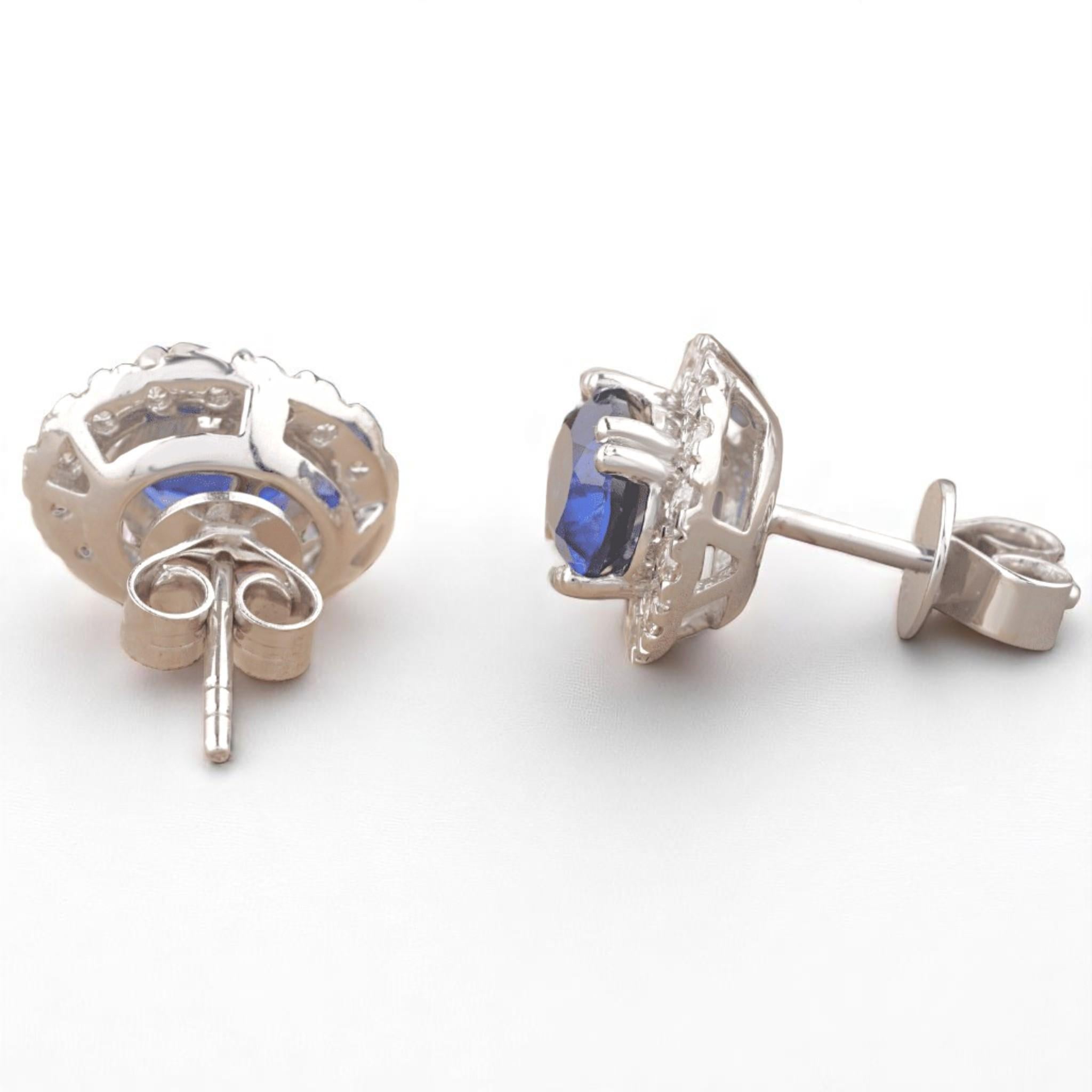 Oval Blue Sapphires Halo Diamond Stud Earrings in 14K Solid Gold (Certified) Pour femmes en vente
