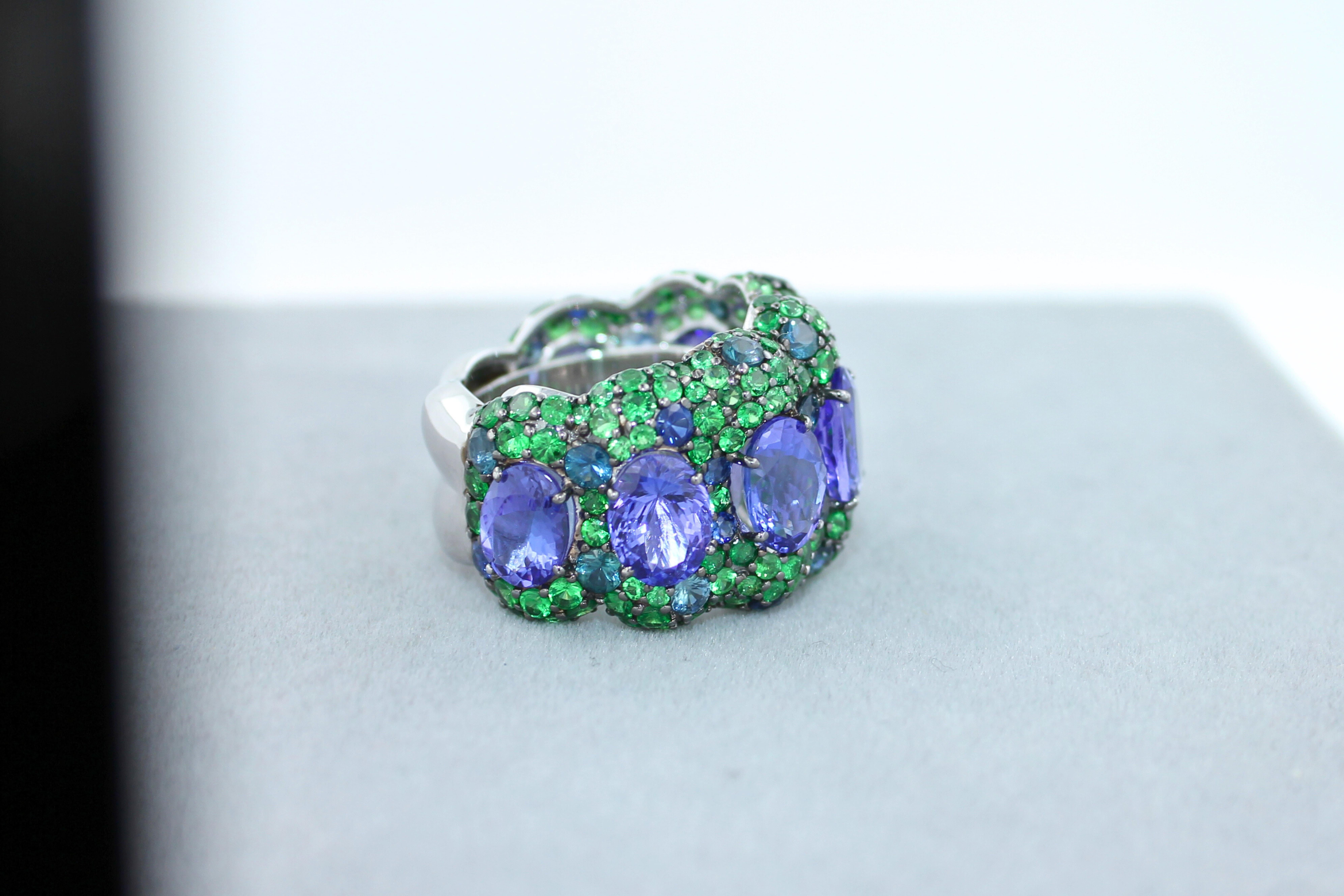 Oval Blue Tanzanite Green Tsavorite Sapphire Pave Dome 18 Karat White Gold Ring For Sale 3