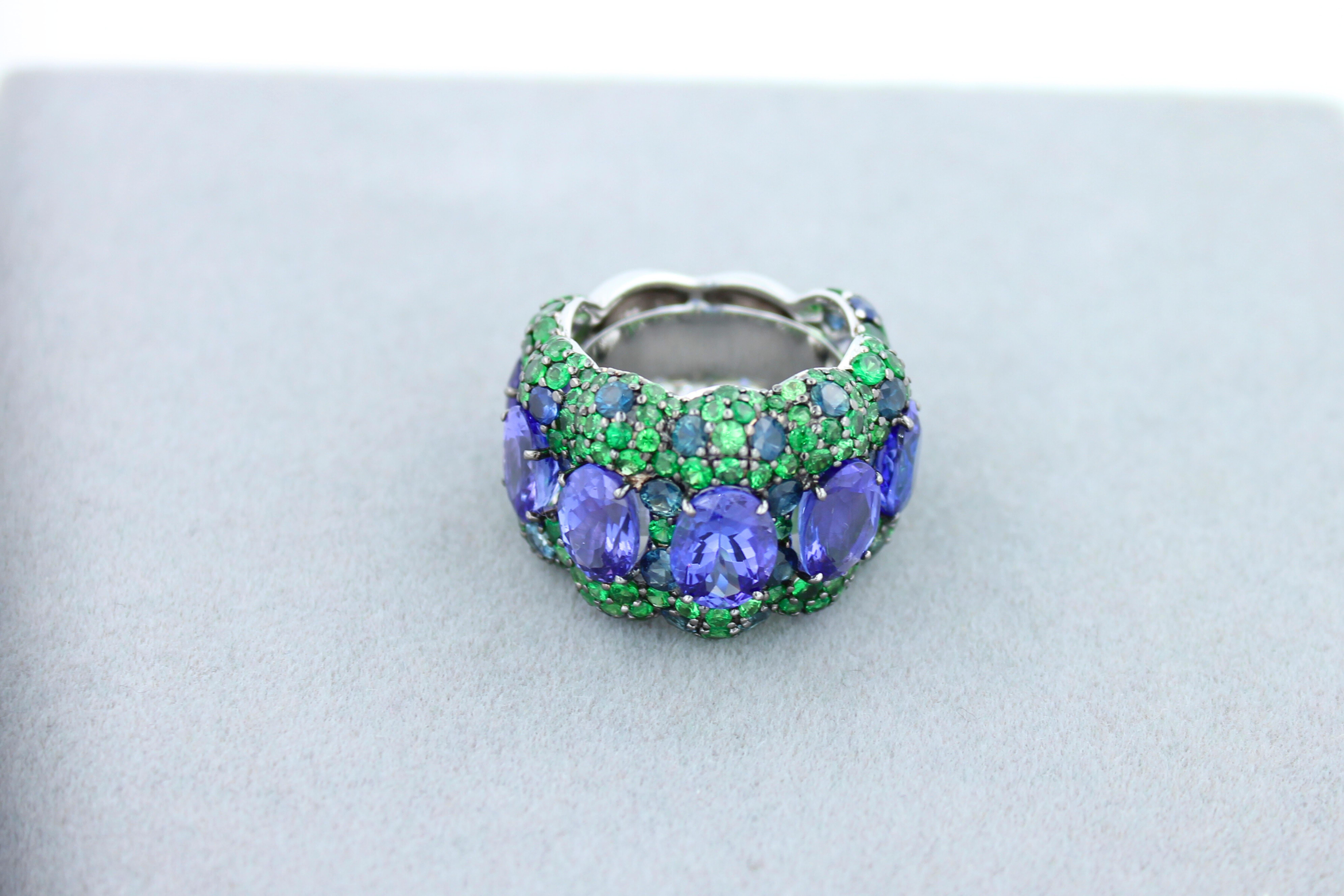 Oval Blue Tanzanite Green Tsavorite Sapphire Pave Dome 18 Karat White Gold Ring For Sale 6