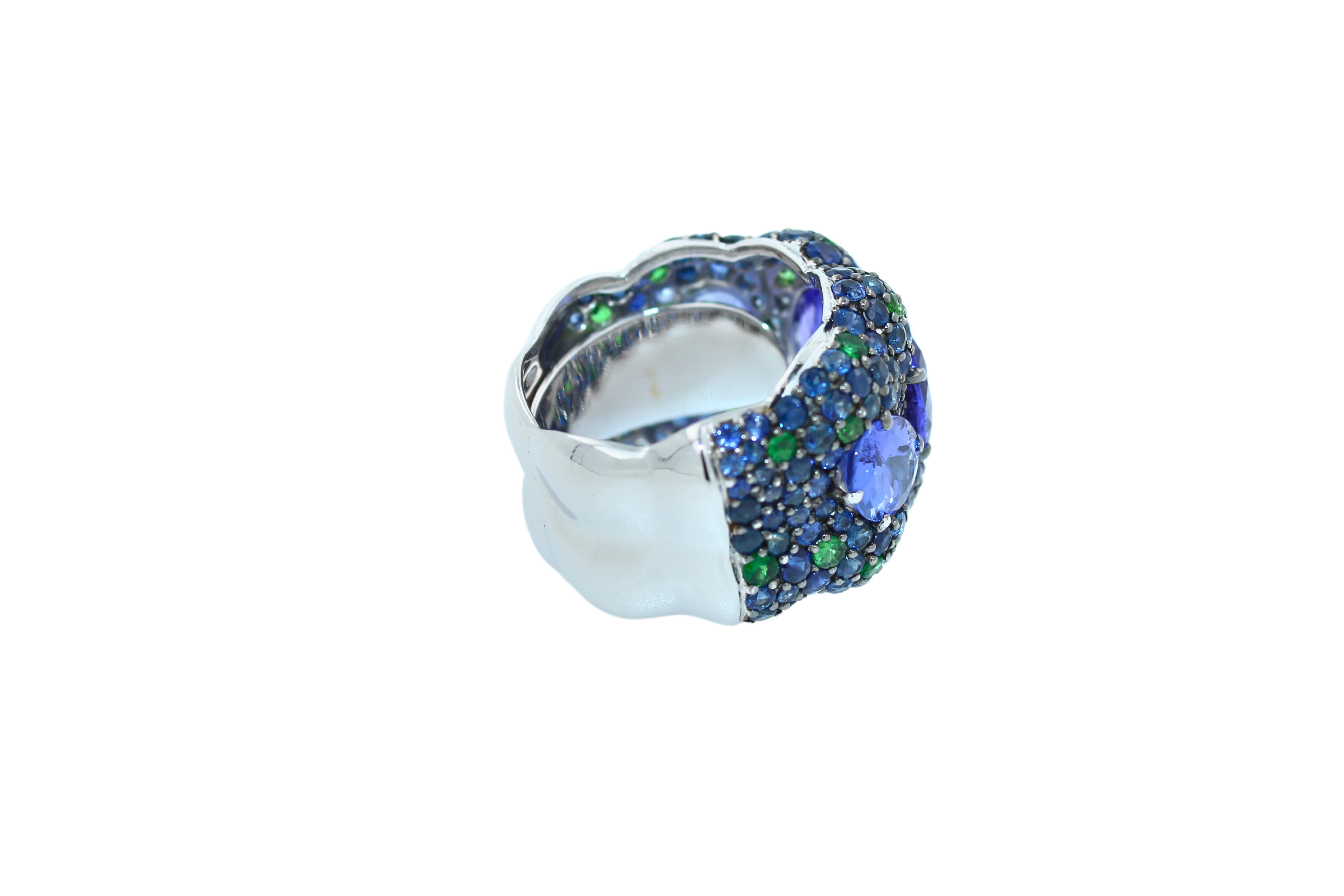 Oval Blue Tanzanite Green Tsavorite Sapphire Pave Dome 18 Karat White Gold Ring In New Condition For Sale In Oakton, VA