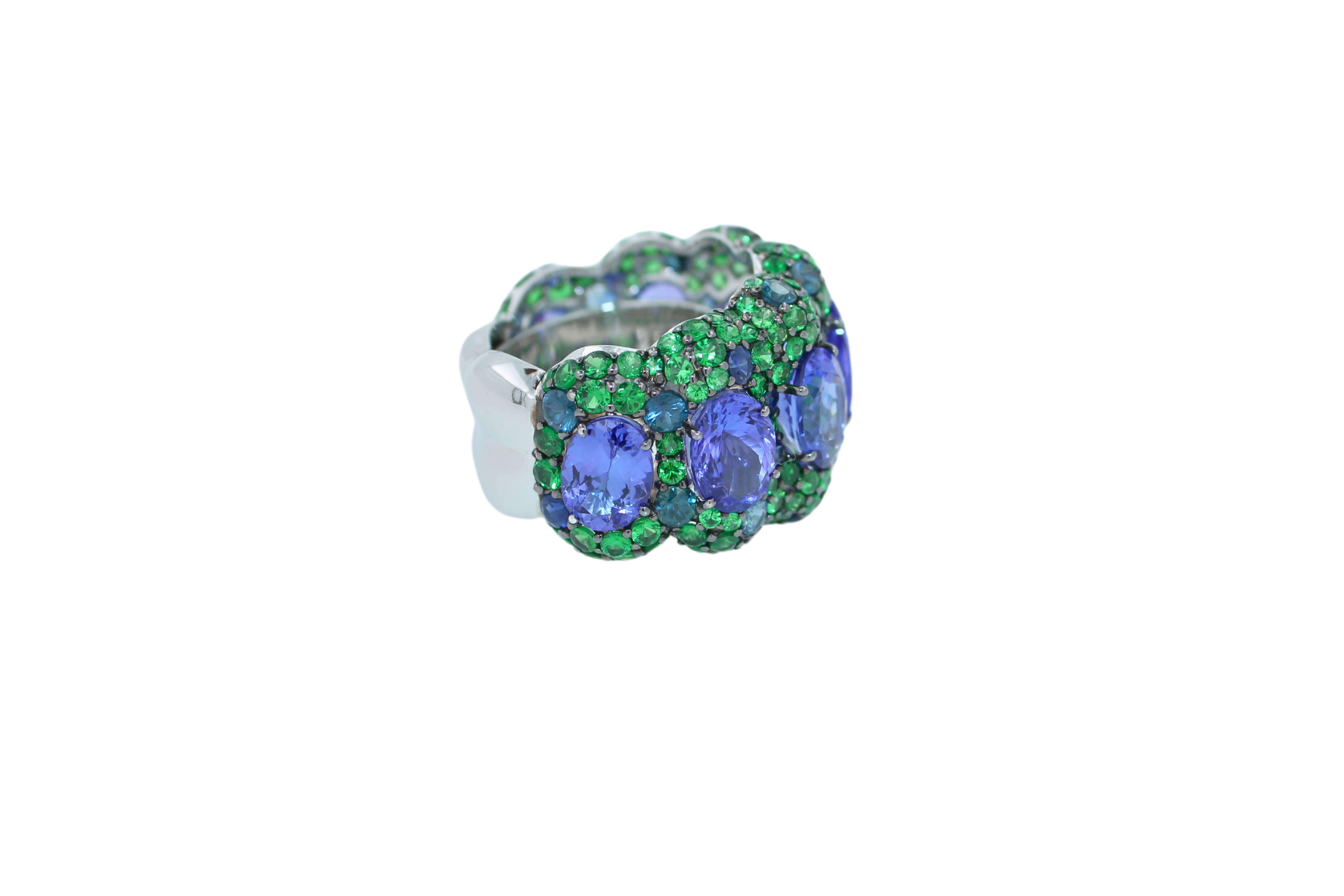 Oval Blue Tanzanite Green Tsavorite Sapphire Pave Dome 18 Karat White Gold Ring In New Condition For Sale In Alexandria, VA
