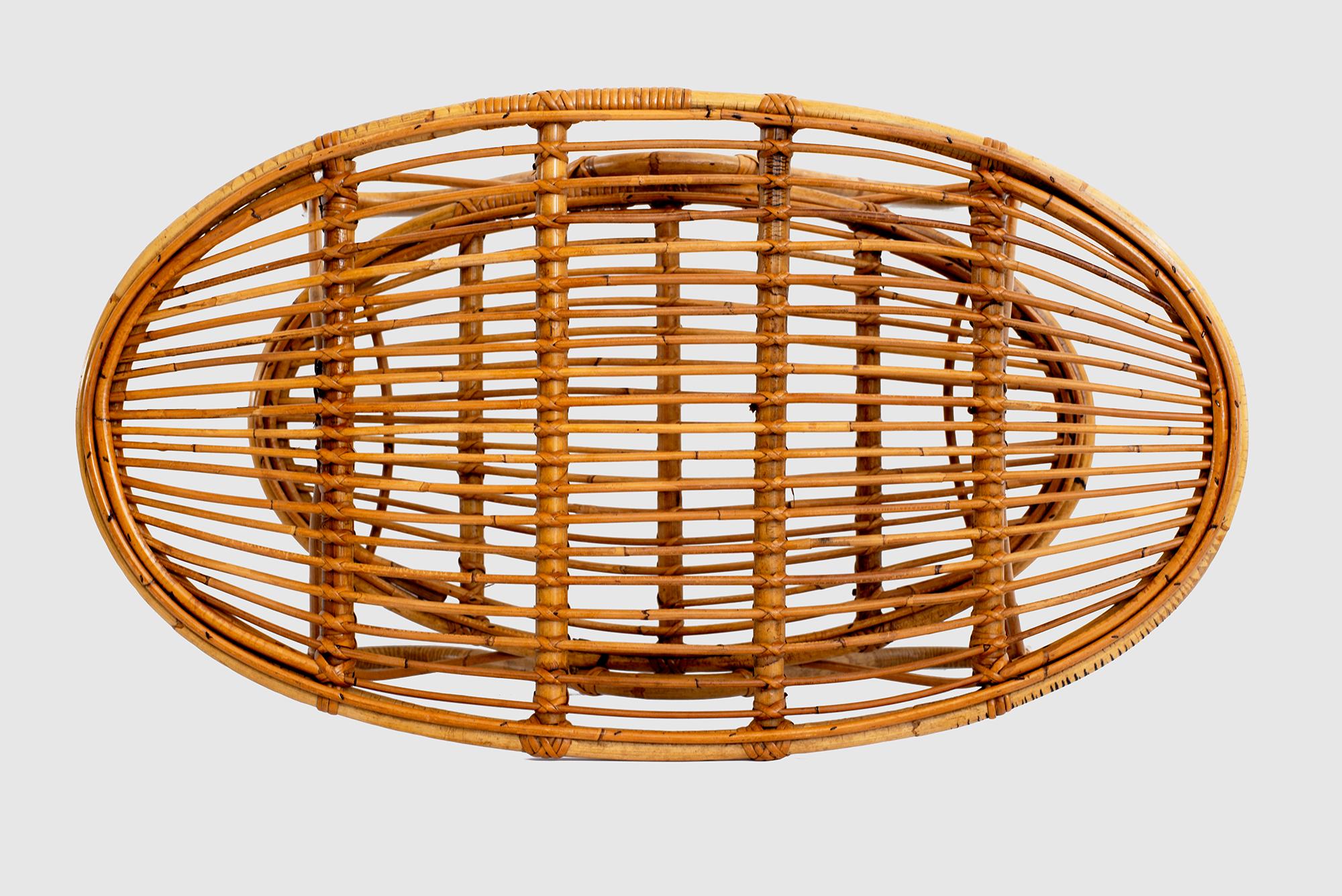 Oval Italian Rattan Coffee Table In Good Condition In Beverly Hills, CA