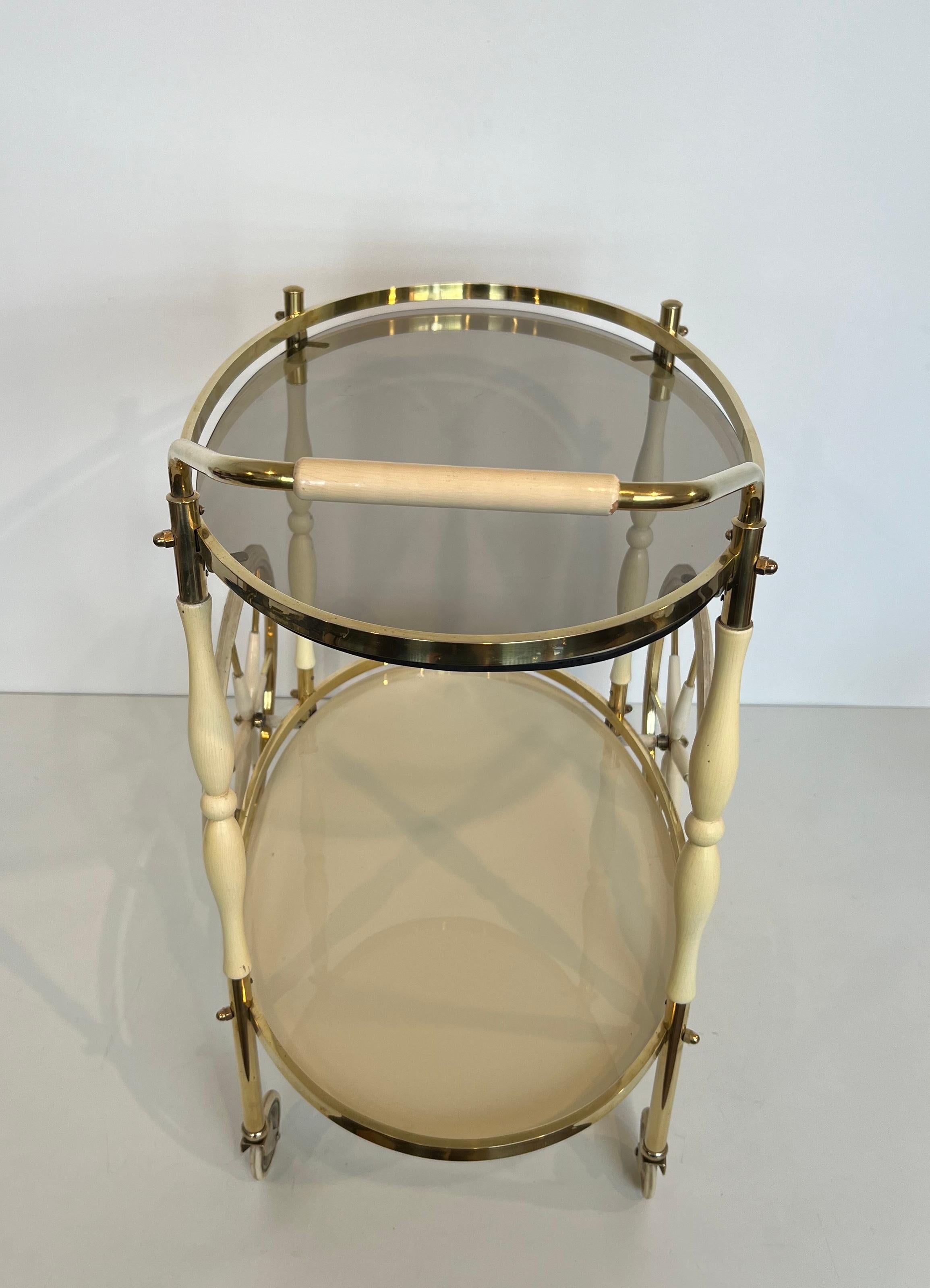 Oval Brass and Lacquered Wood Italian Drinks Trolley For Sale 6