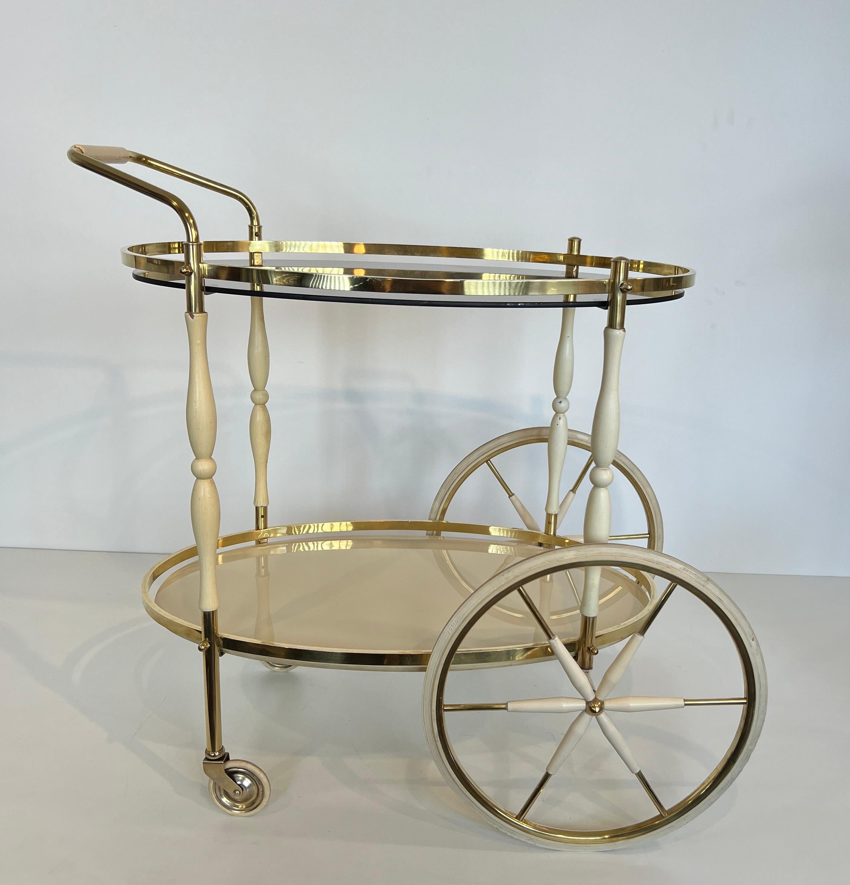 Mid-Century Modern Oval Brass and Lacquered Wood Italian Drinks Trolley For Sale