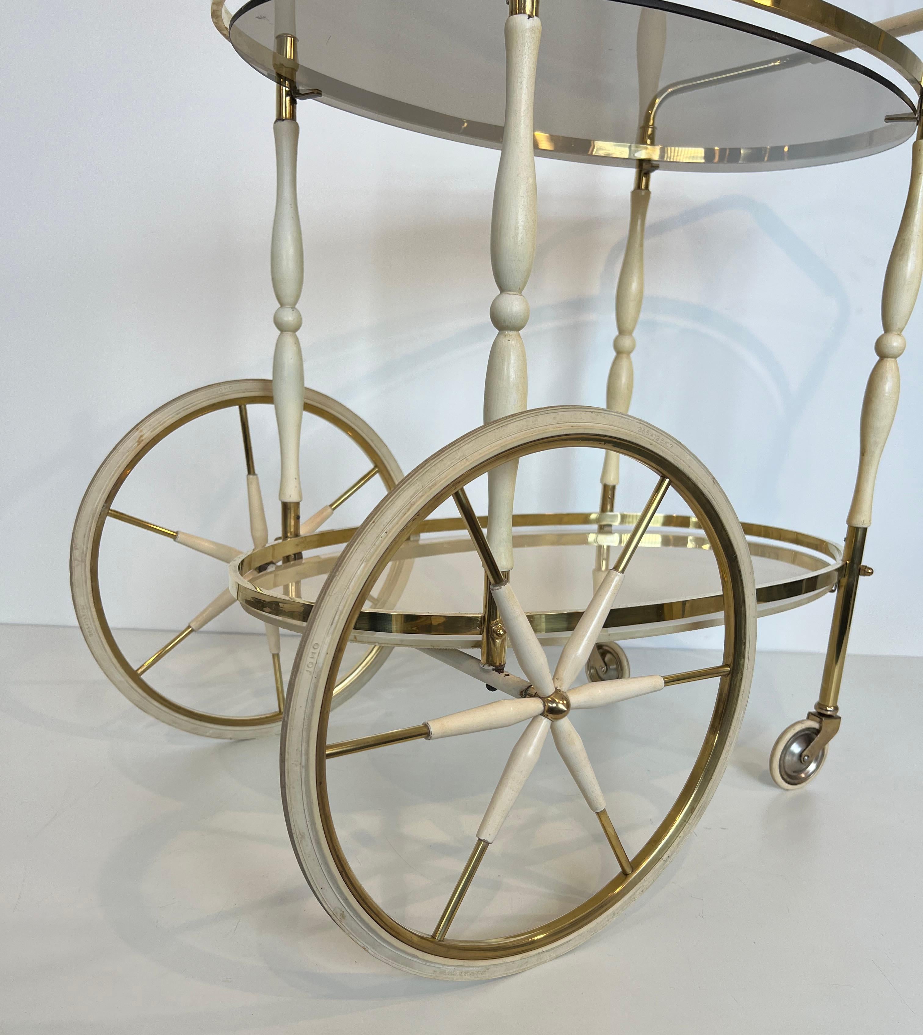 Oval Brass and Lacquered Wood Italian Drinks Trolley For Sale 3