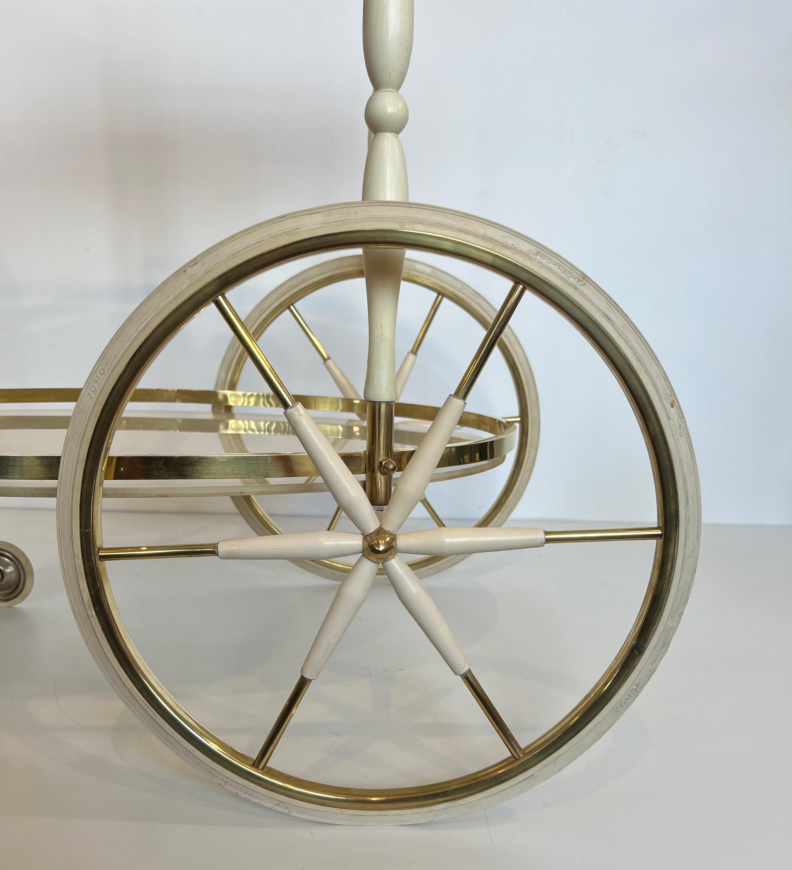 Oval Brass and Lacquered Wood Italian Drinks Trolley For Sale 4