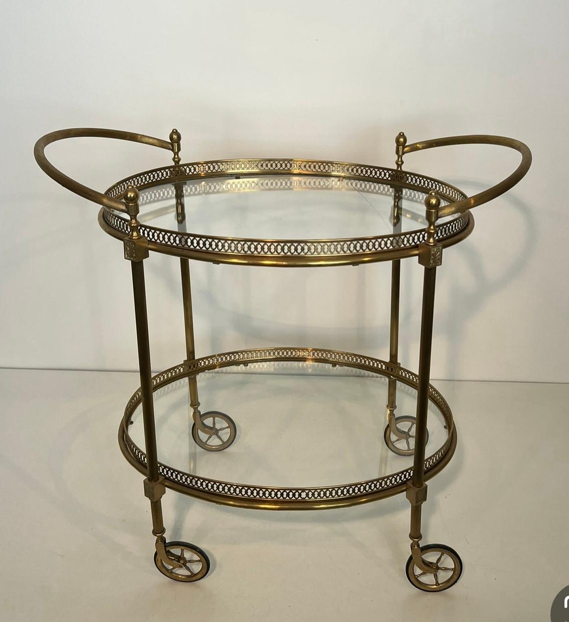 Chariot de bar ovale en laiton de Maison Jansen en vente 5