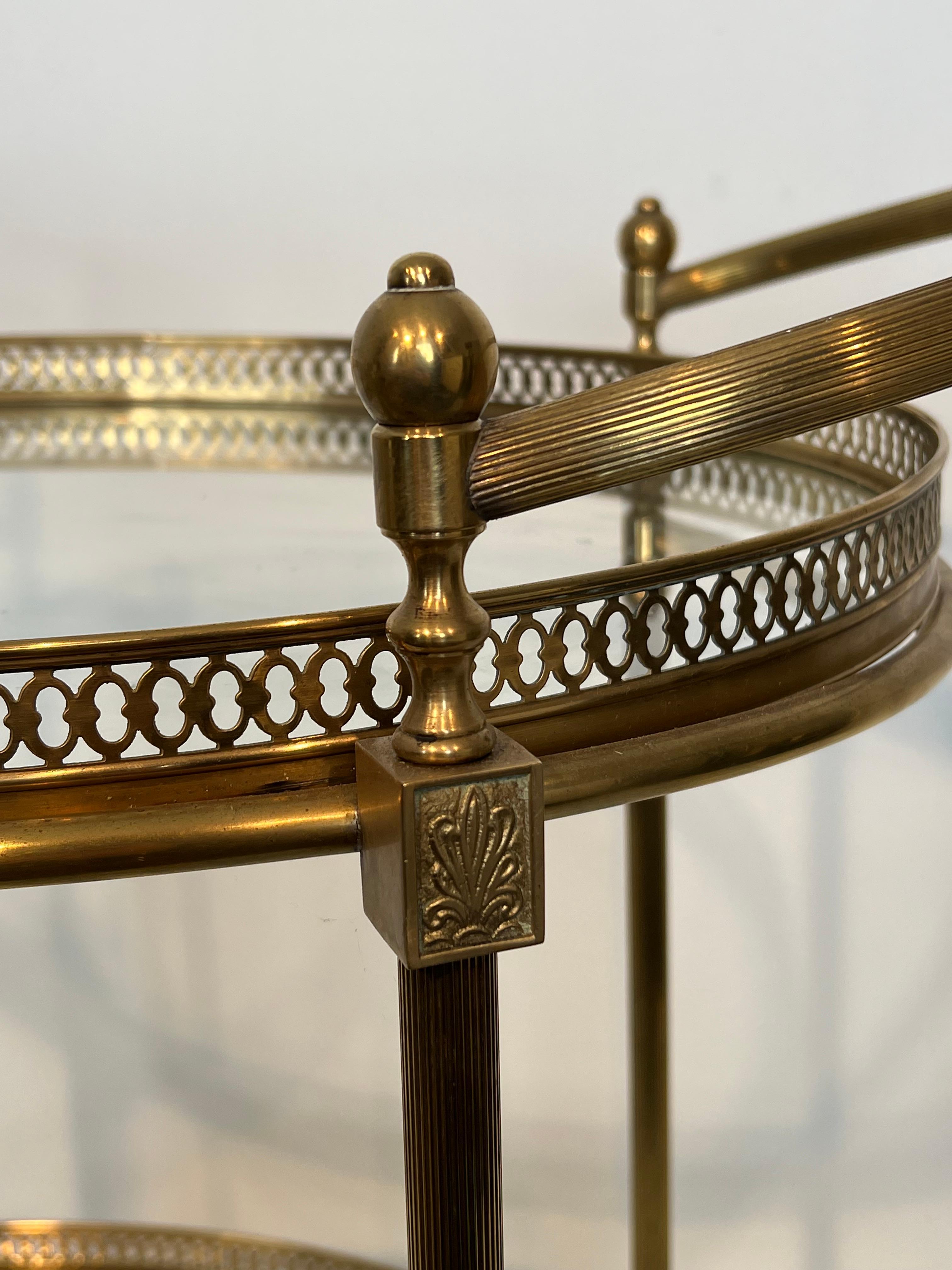 Chariot de bar ovale en laiton de Maison Jansen en vente 1