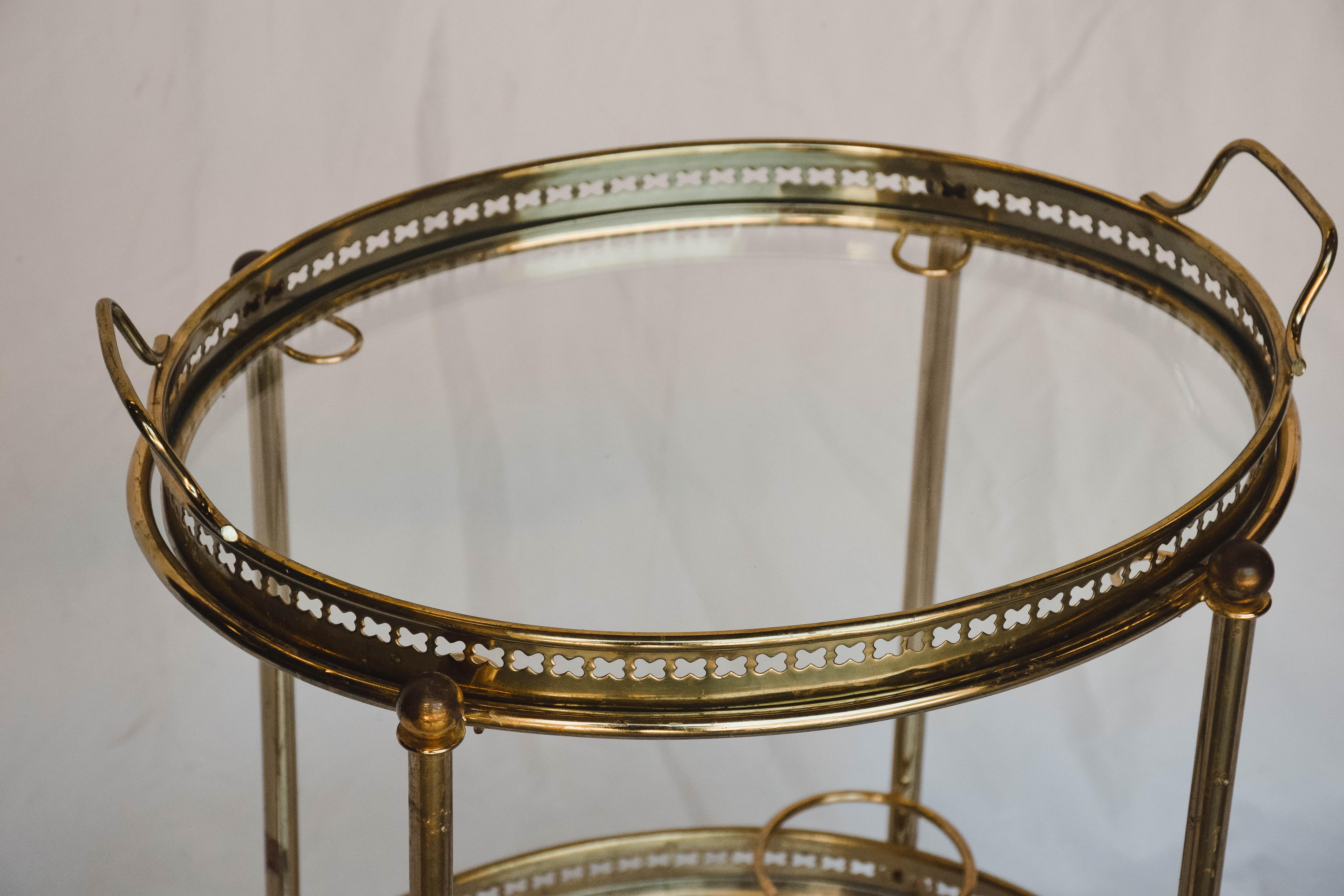 Oval Brass Bar Cart with Removable Tray and Bottle Holders In Good Condition In Houston, TX