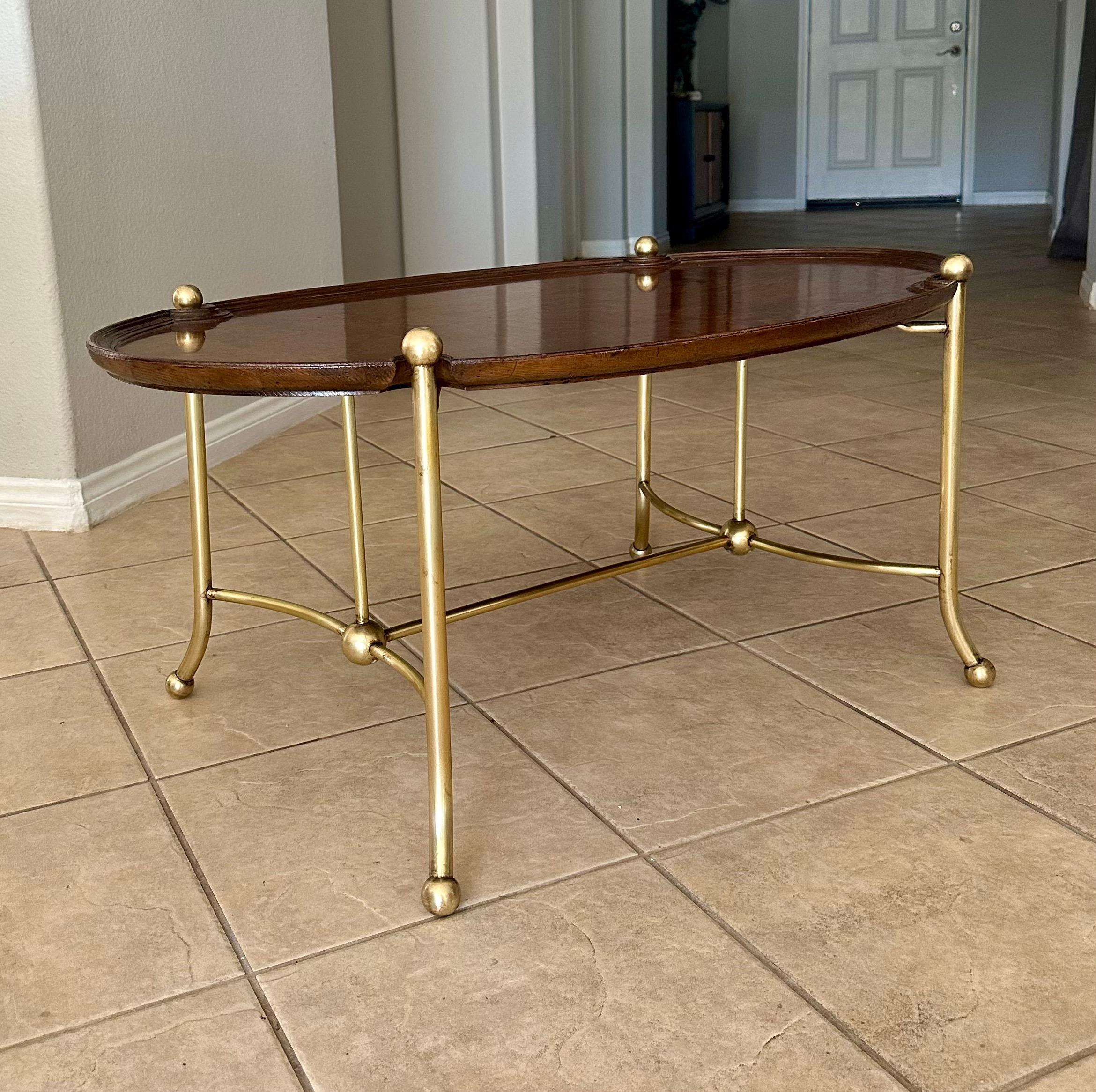 Mesa de centro ovalada de latón y madera burl de Hekman Latón en venta